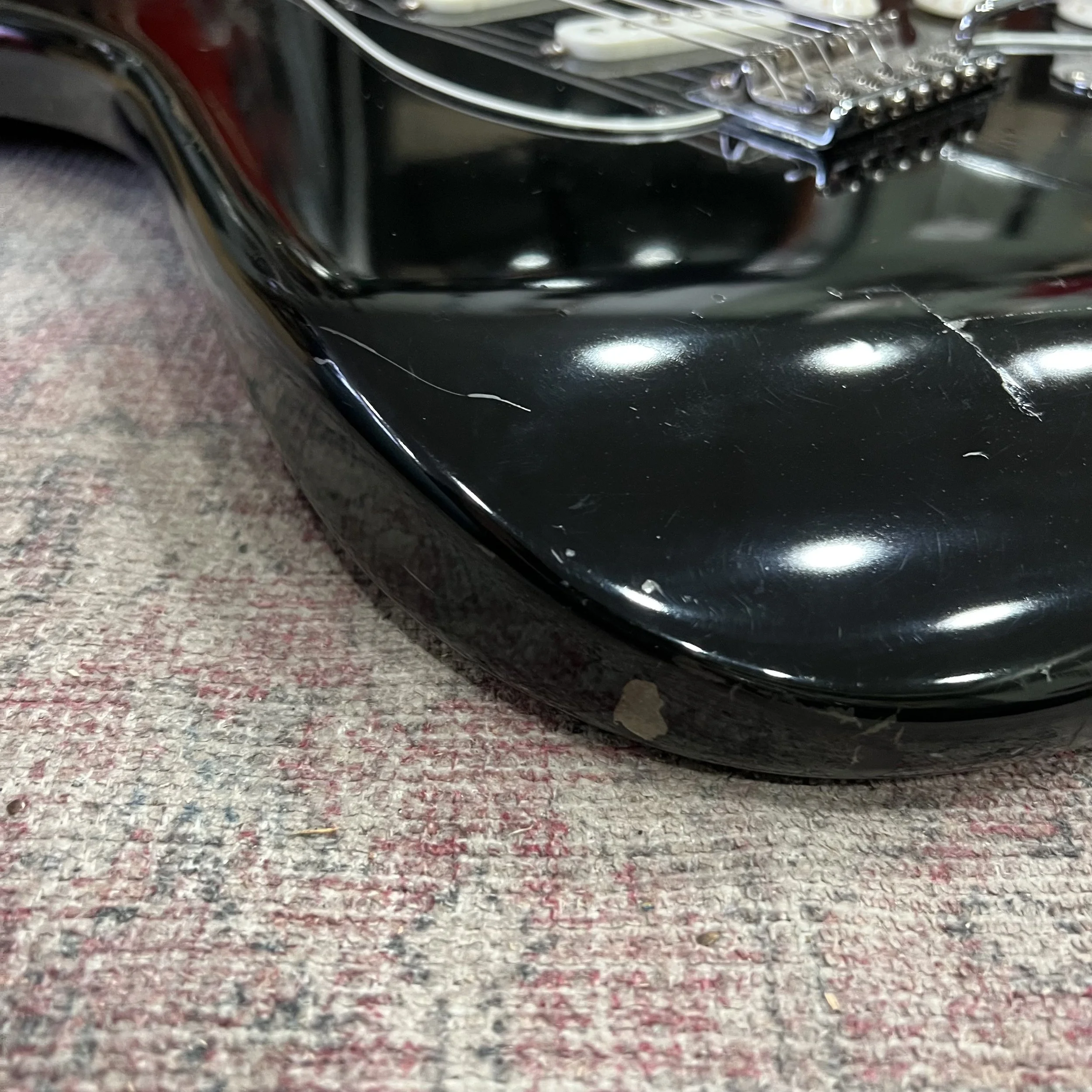 Fender-Stratocaster-Electric-MIM-Guitar-Black-011.jpeg