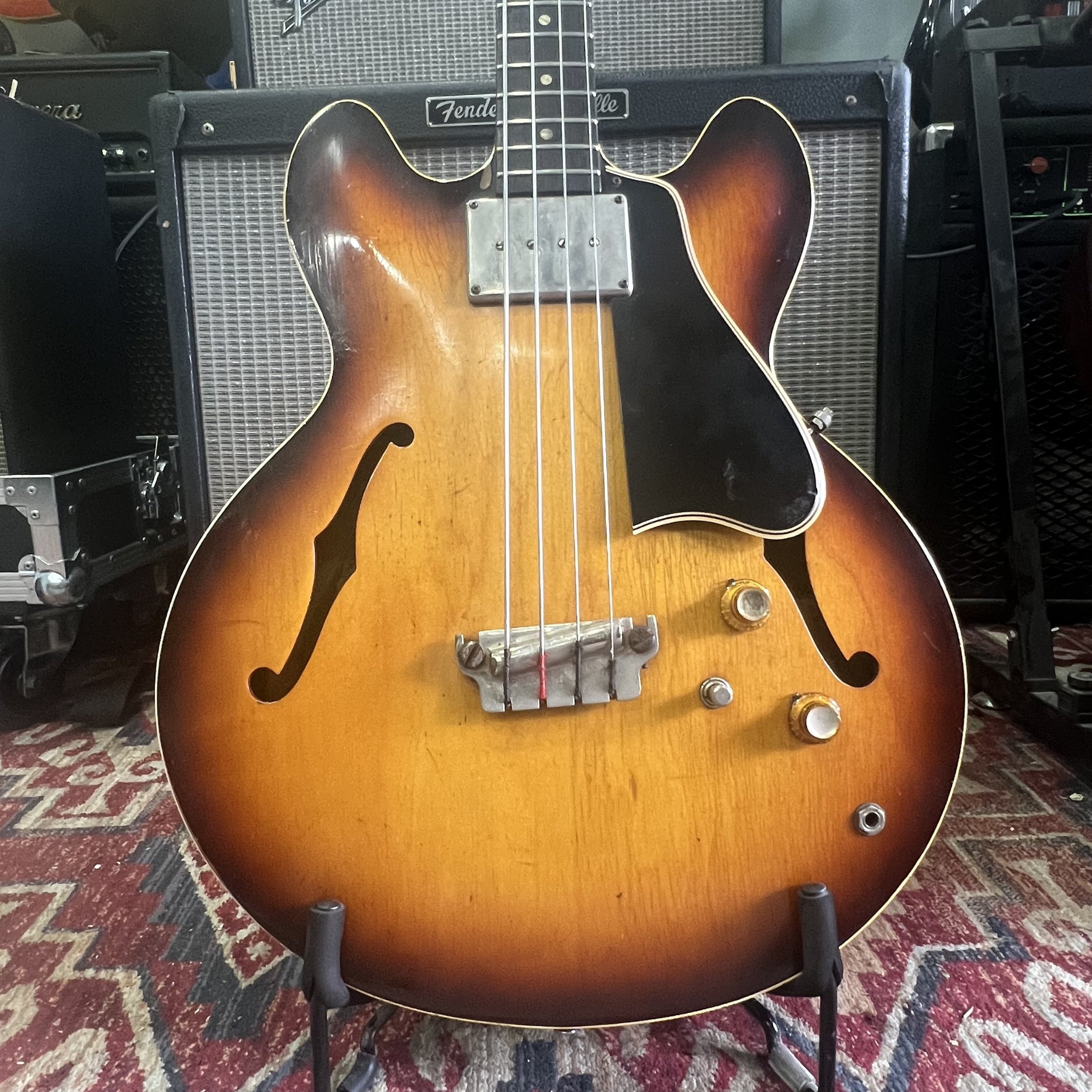 Epiphone-Rivoli-Electric-Bass-Guitar-1967-3tonesunburst-02.jpeg