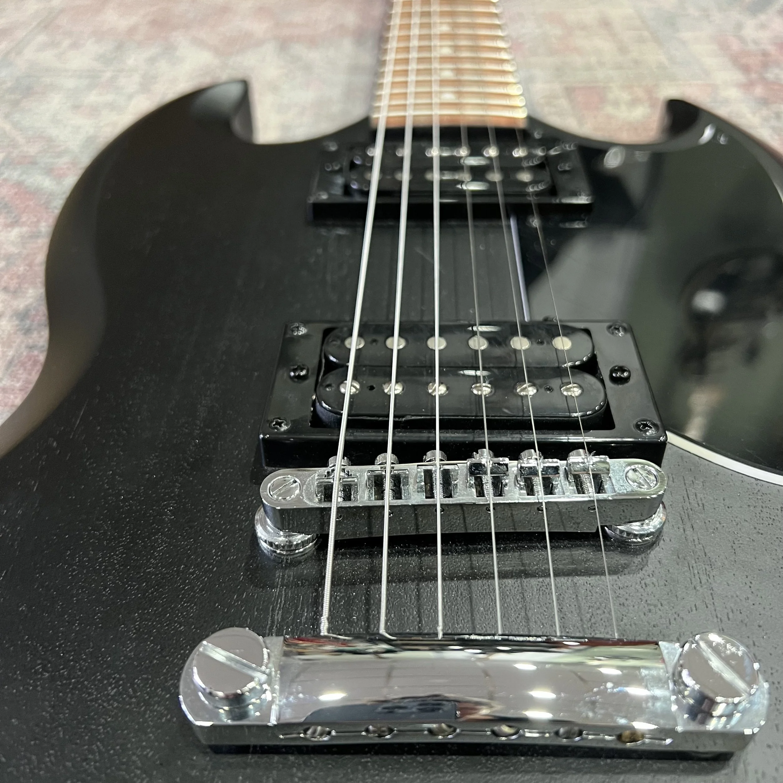 Epiphone-SG-Electric-Guitar-Ebony-05.jpeg