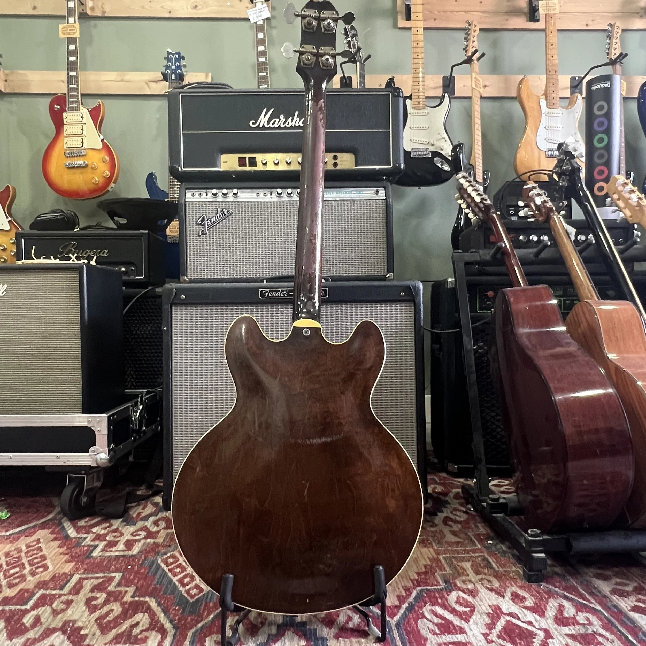 Epiphone-Rivoli-Electric-Bass-Guitar-1967-3tonesunburst-019.jpeg