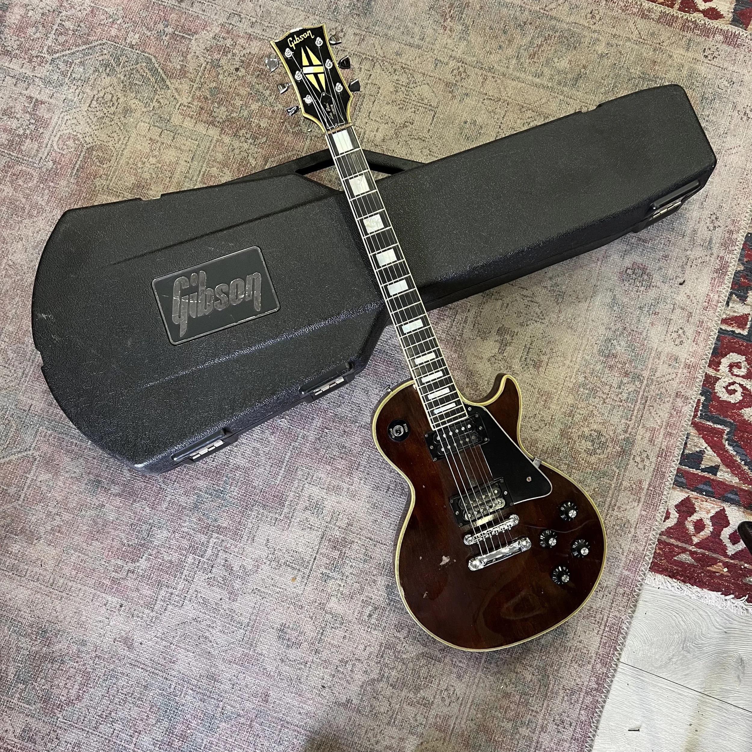 Gibson-Les-Paul-Custom-Vintage-Electric-Guitar-Walnut-013.jpeg