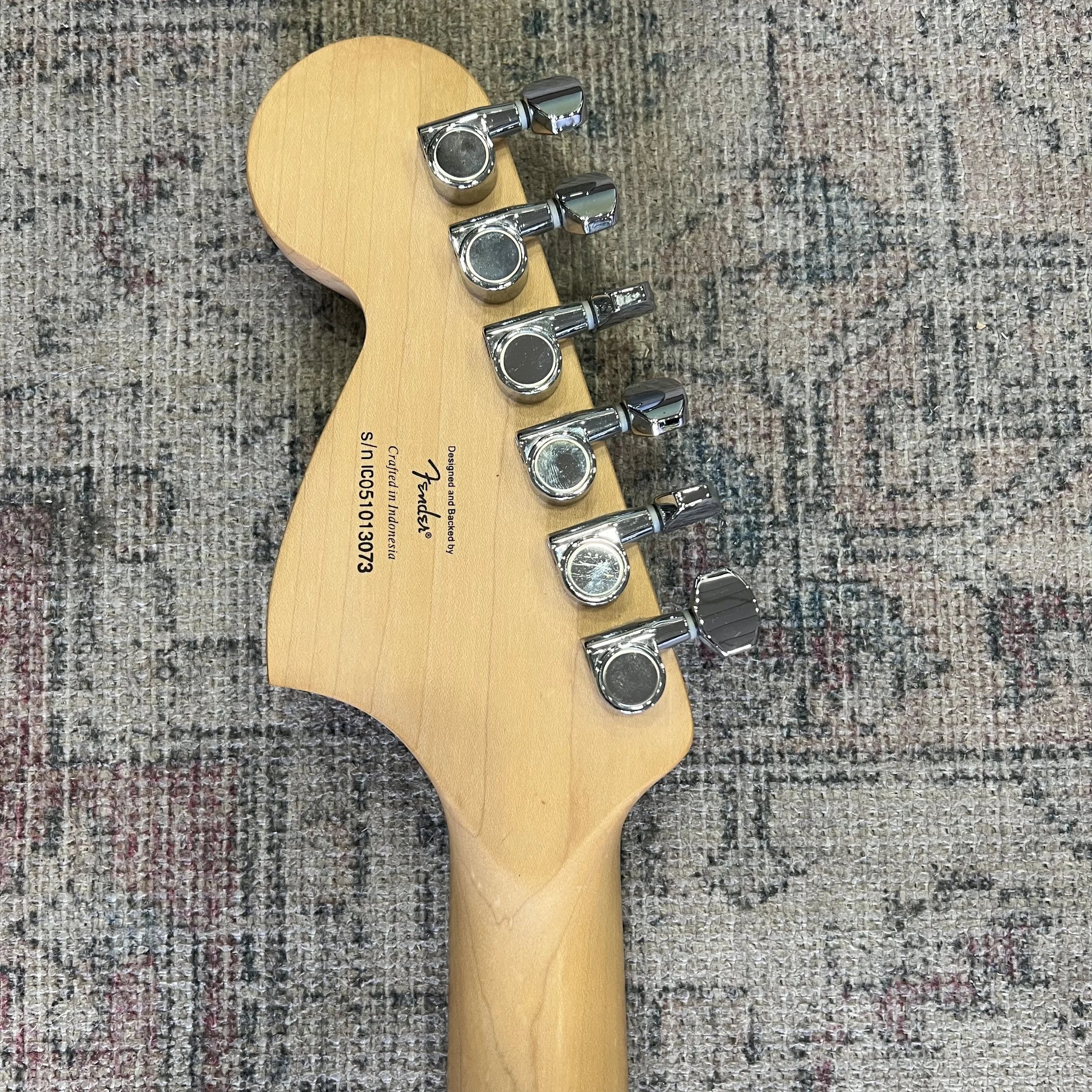 Squier-Stratocaster-AffinitySeries-HellokittyFirstYear2005-Pink-Electric-Guitar-011.jpeg