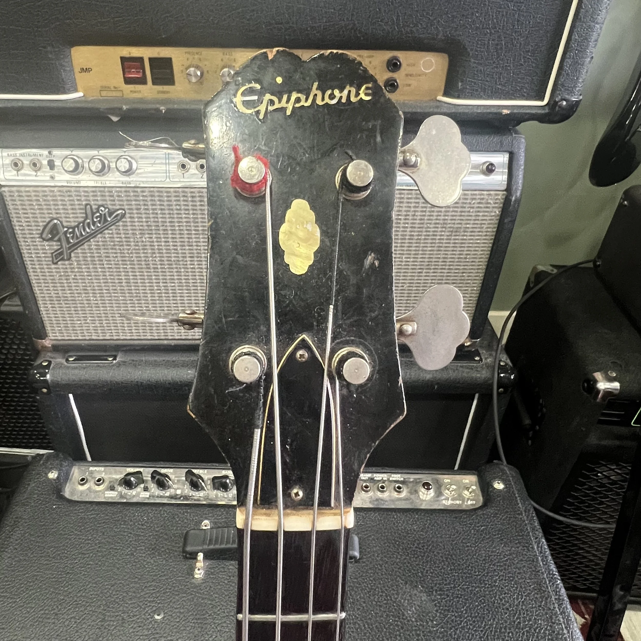 Epiphone-Rivoli-Electric-Bass-Guitar-1967-3tonesunburst-03.jpeg