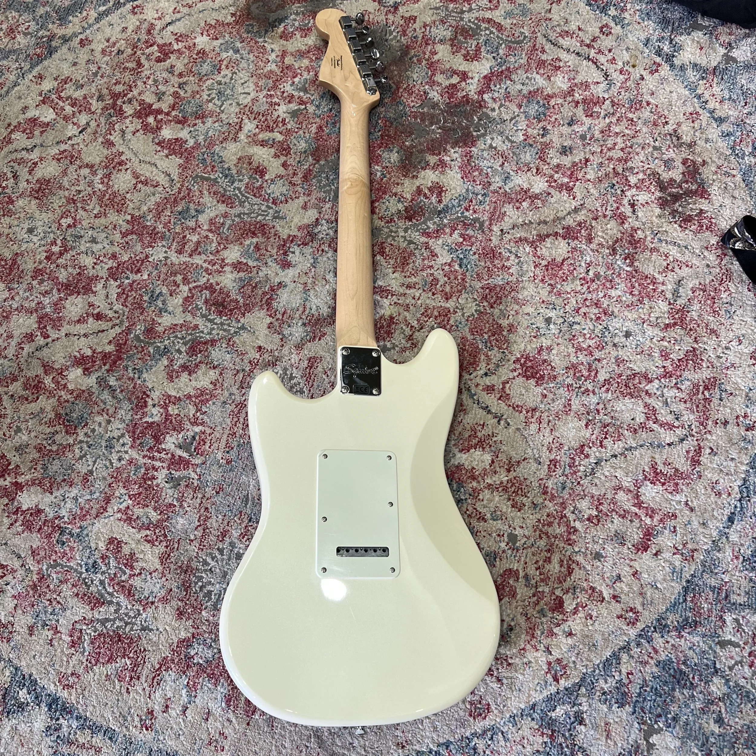 Squier-Paranormal-Cyclone-Guitar-Pearl-White-06.jpeg