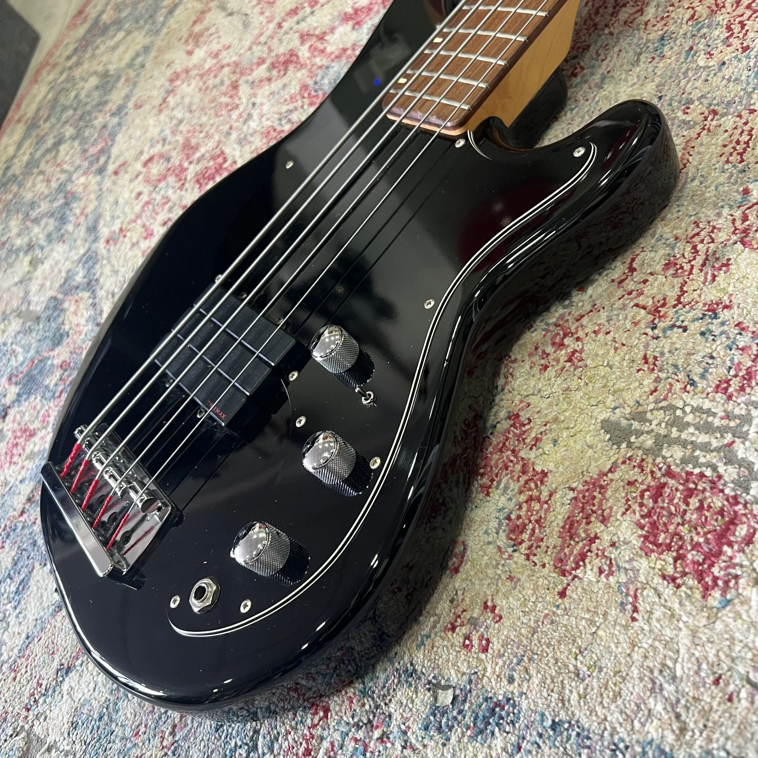 Status-The-Groove-Bass-Guitar-Black-6.jpeg