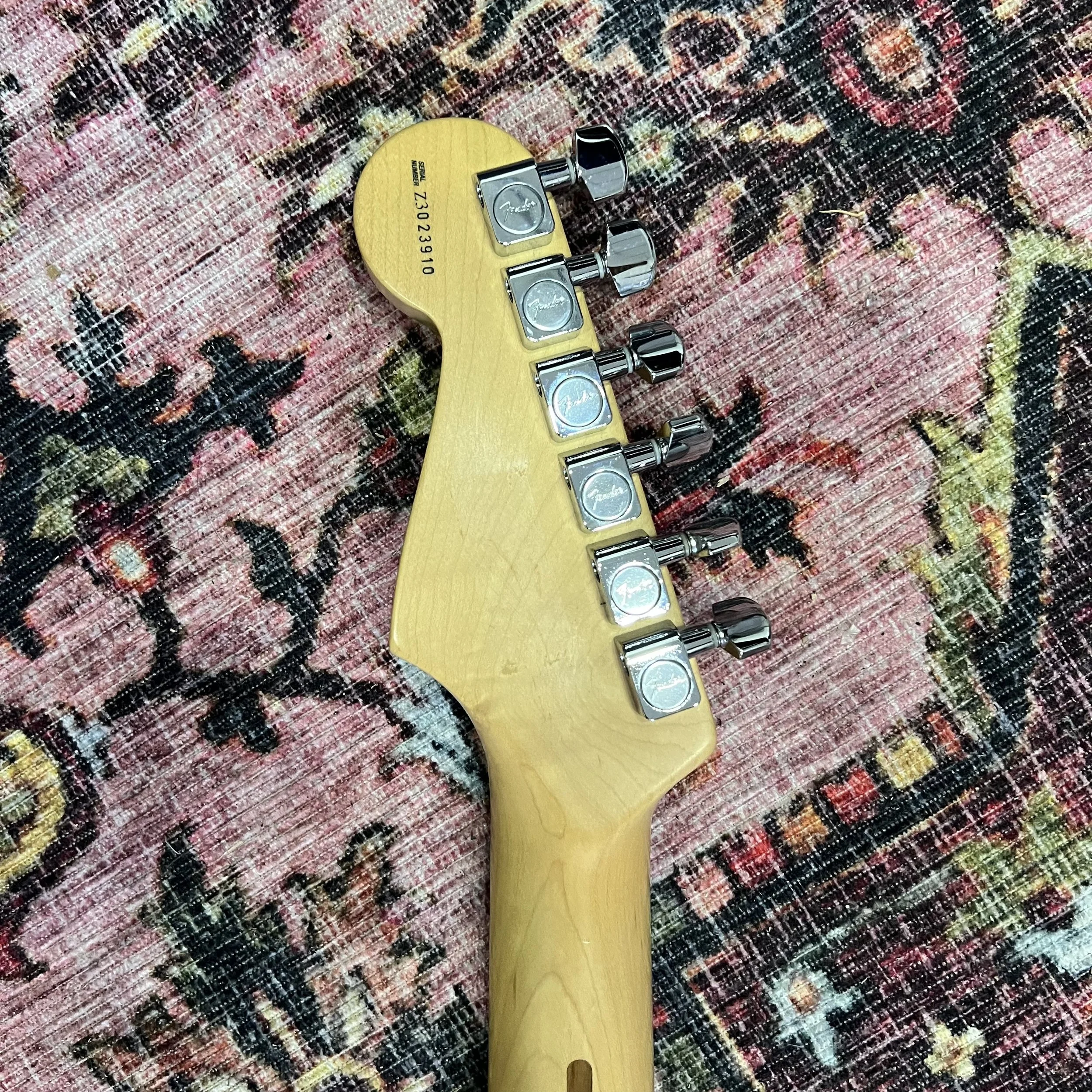 Fender-American-Standard-Stratocaster-3tonesunburst-010.jpeg