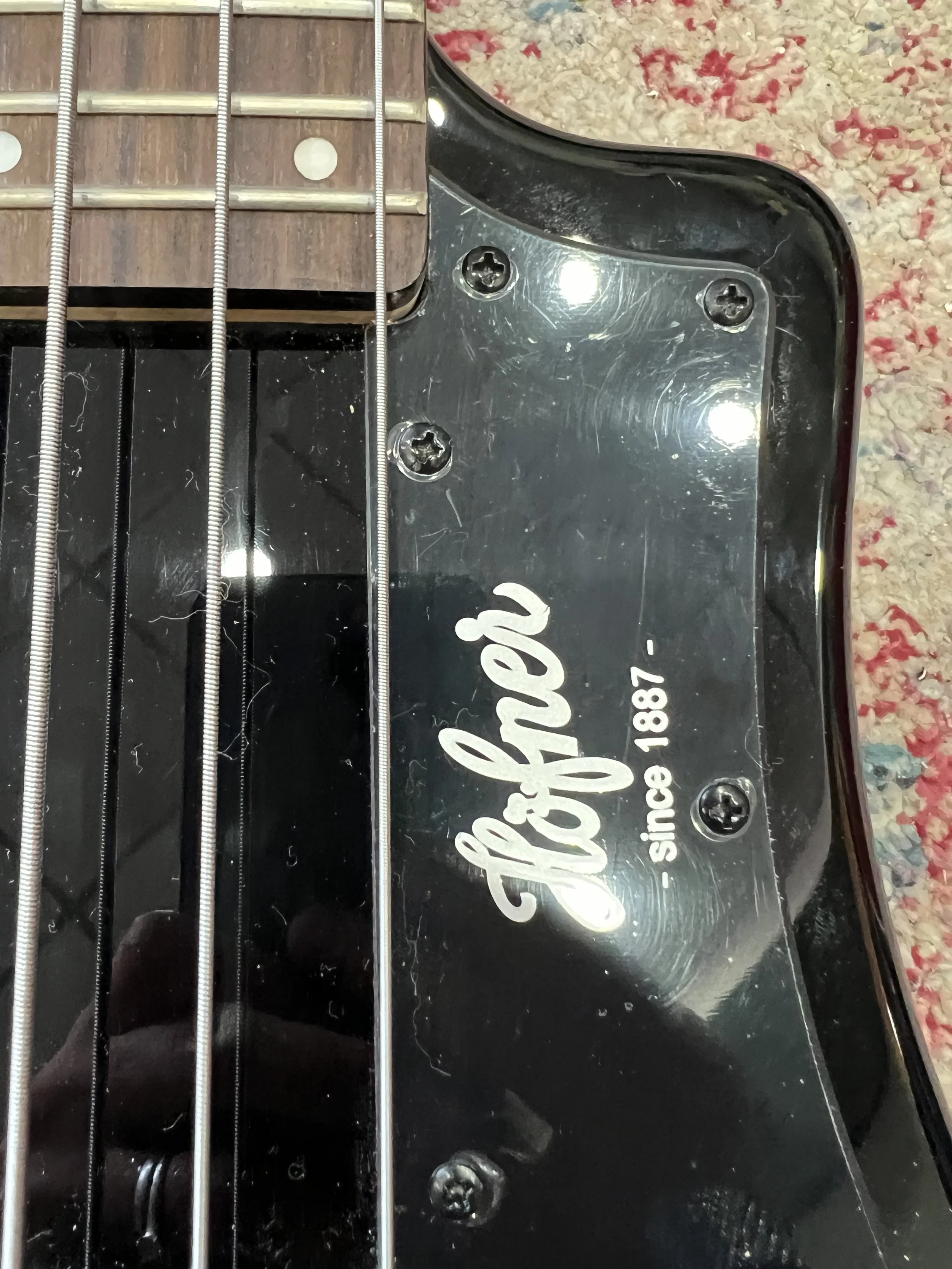 Höfner-Shorty-Bass-Guitar-Black-05.jpeg