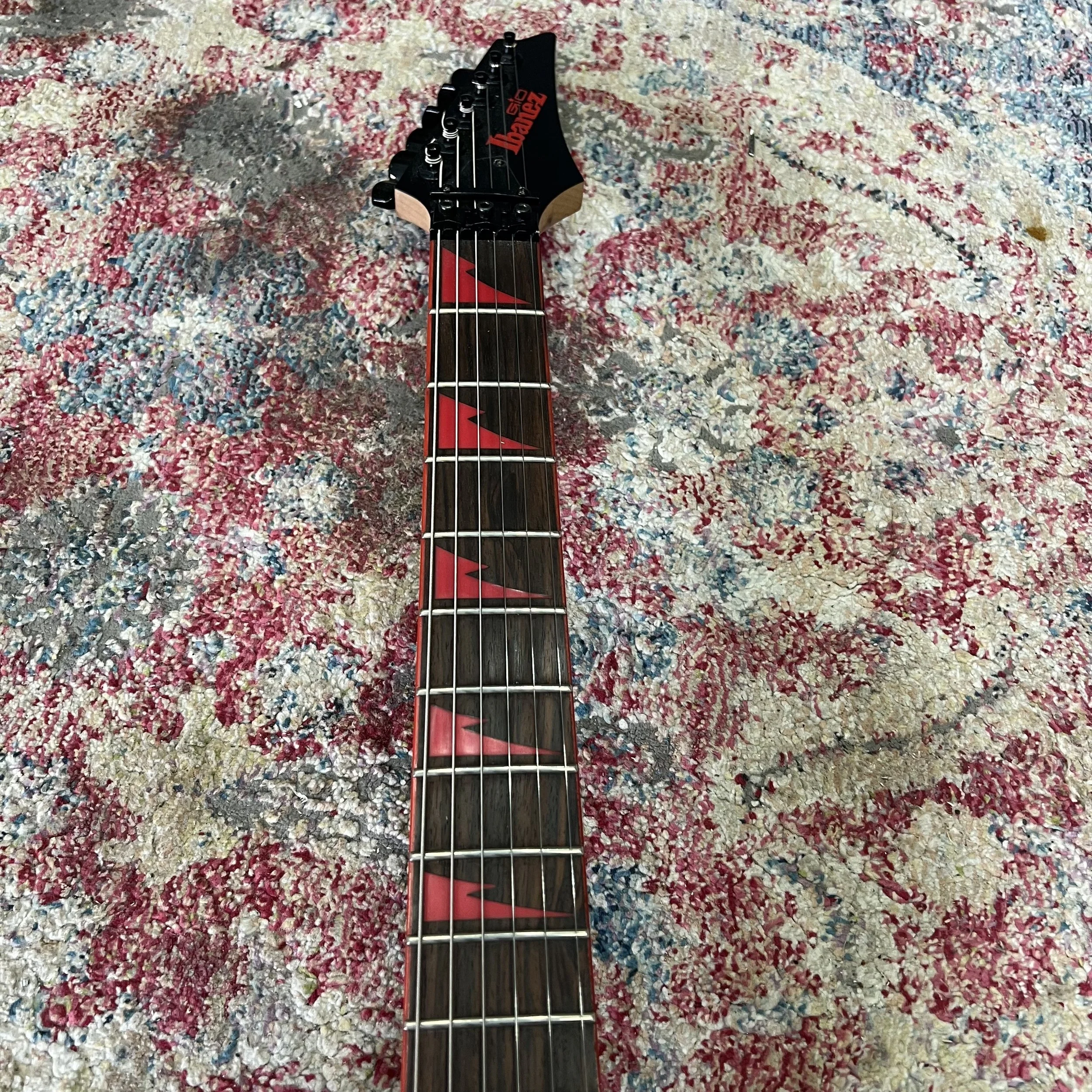 Ibanez-GRG250DX-BlackandRed-Guitar-06.jpeg