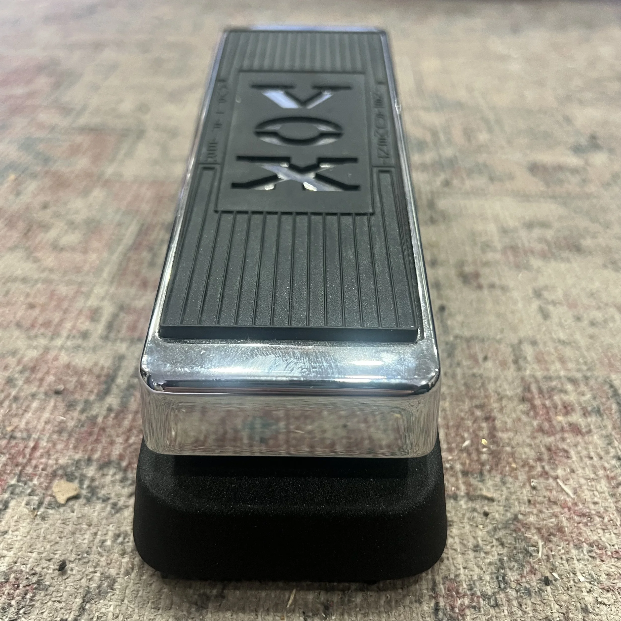 VOX-V847-wahwah-guitar-effects-pedal-02.jpeg