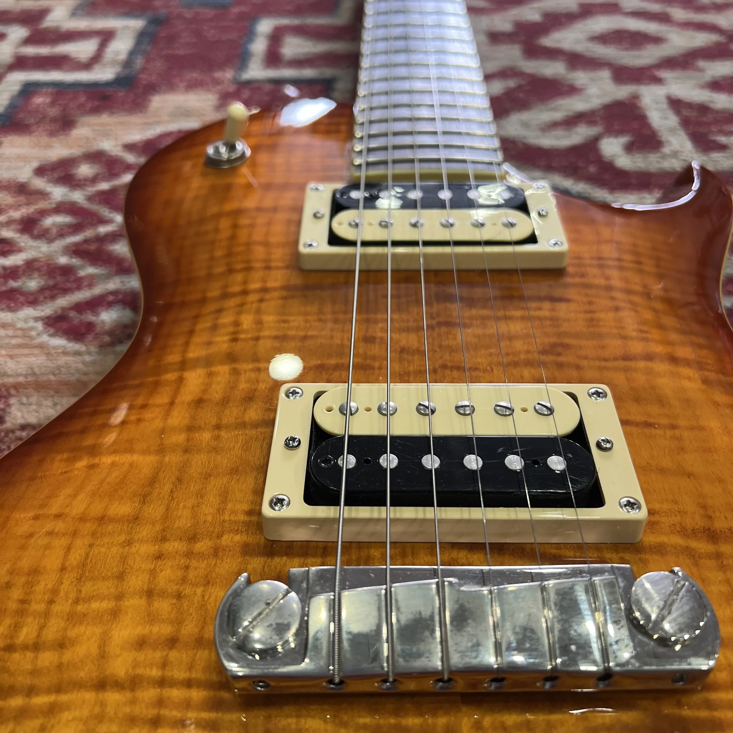 PRS-SE-BernieMarsden-Limited-Edition-VintageSunburst04.jpeg