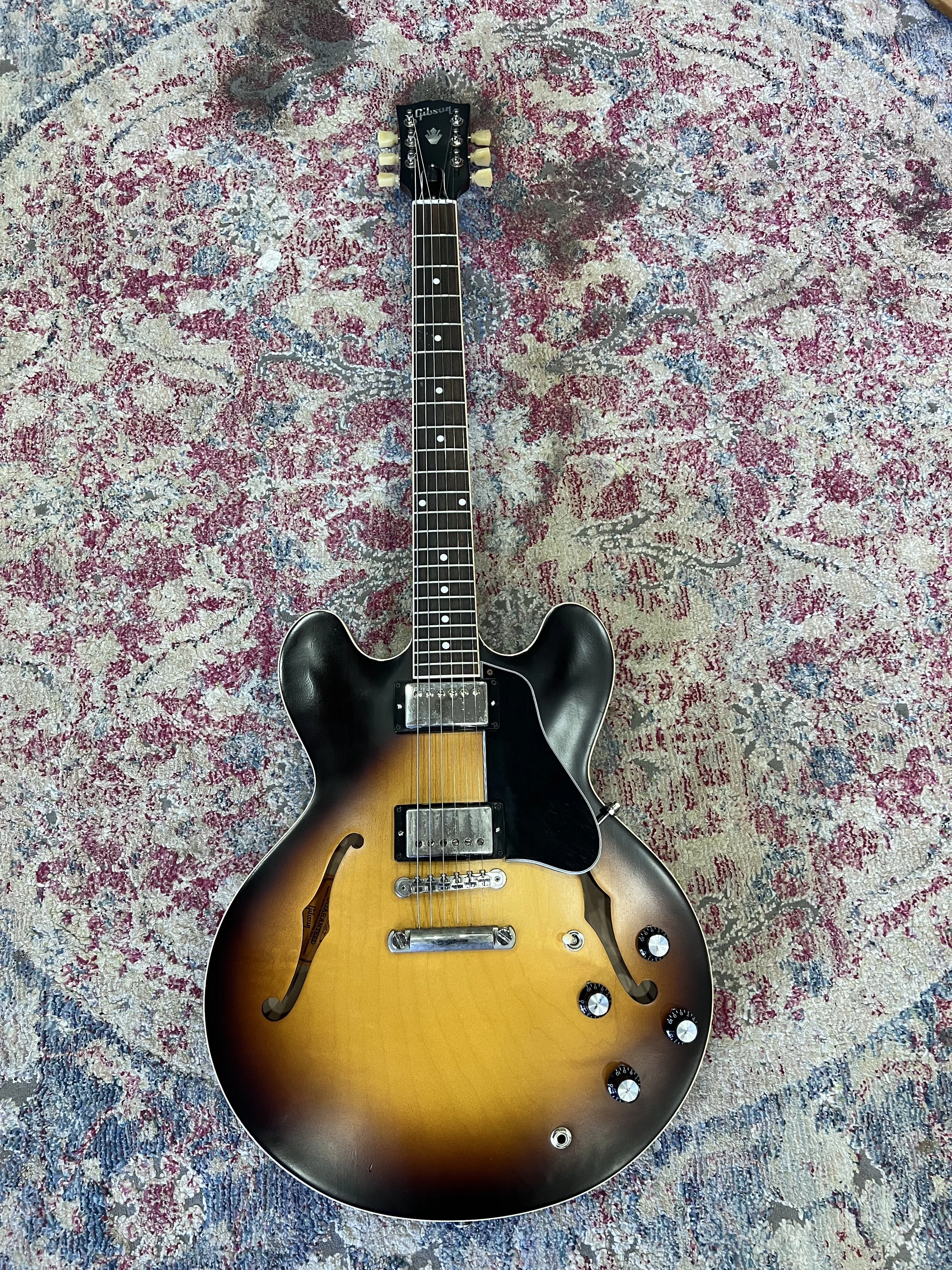 GibsonES335SatinVintageSunburst_04.jpeg