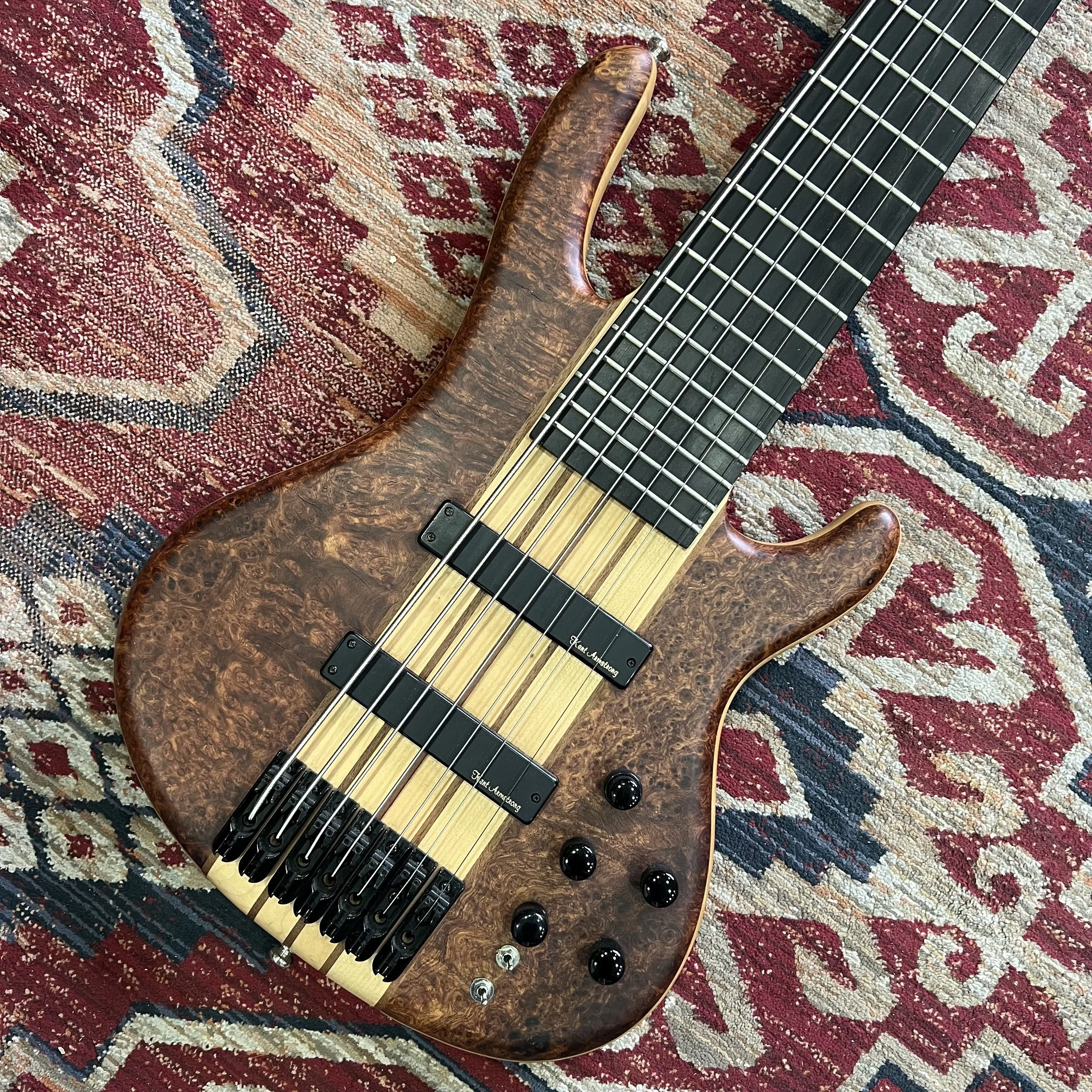HK-Wolf-7string-bass-0-Natural-Walnut-Burr-02.jpeg