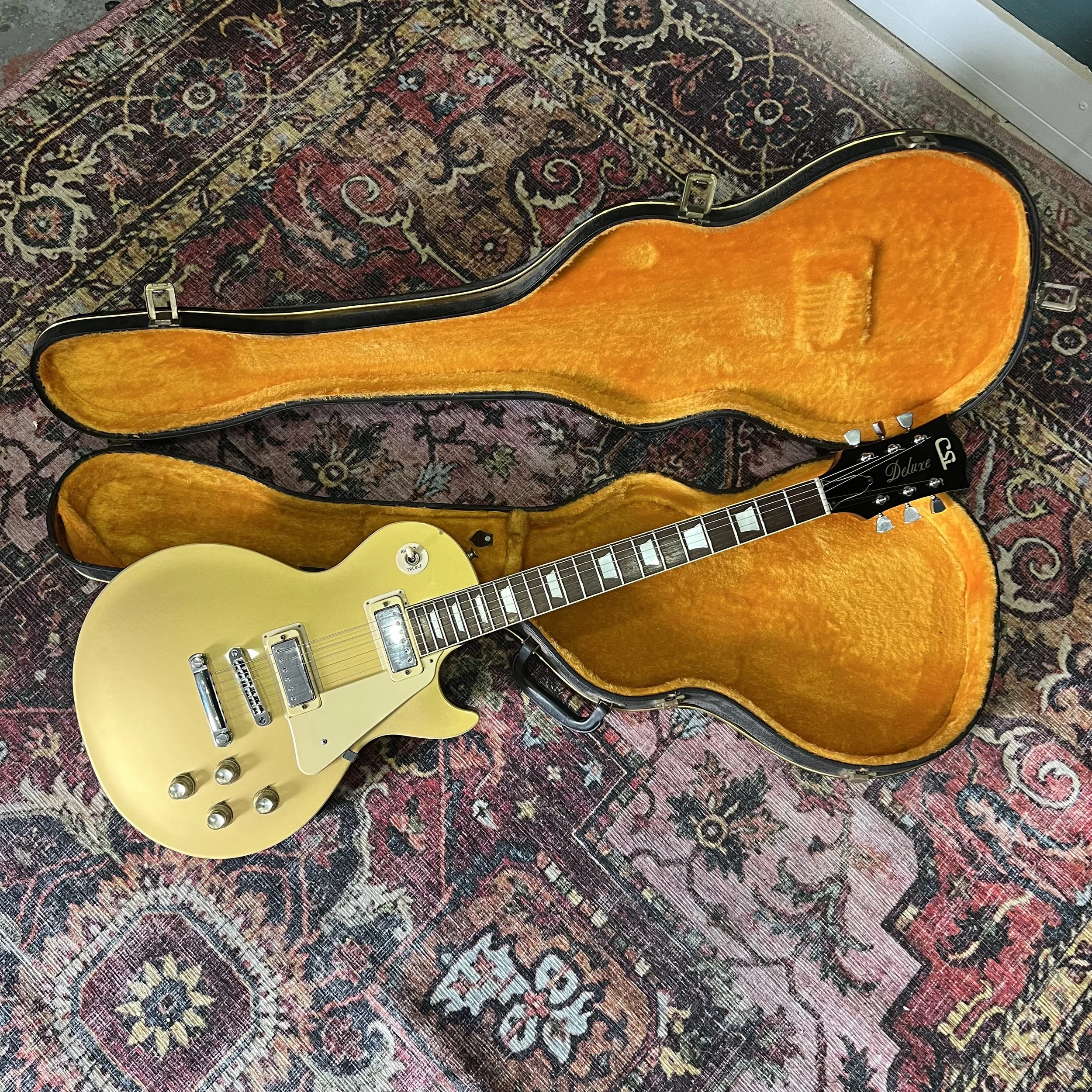 CSL-Deluxe-Goldtop-Guitar-020.jpeg
