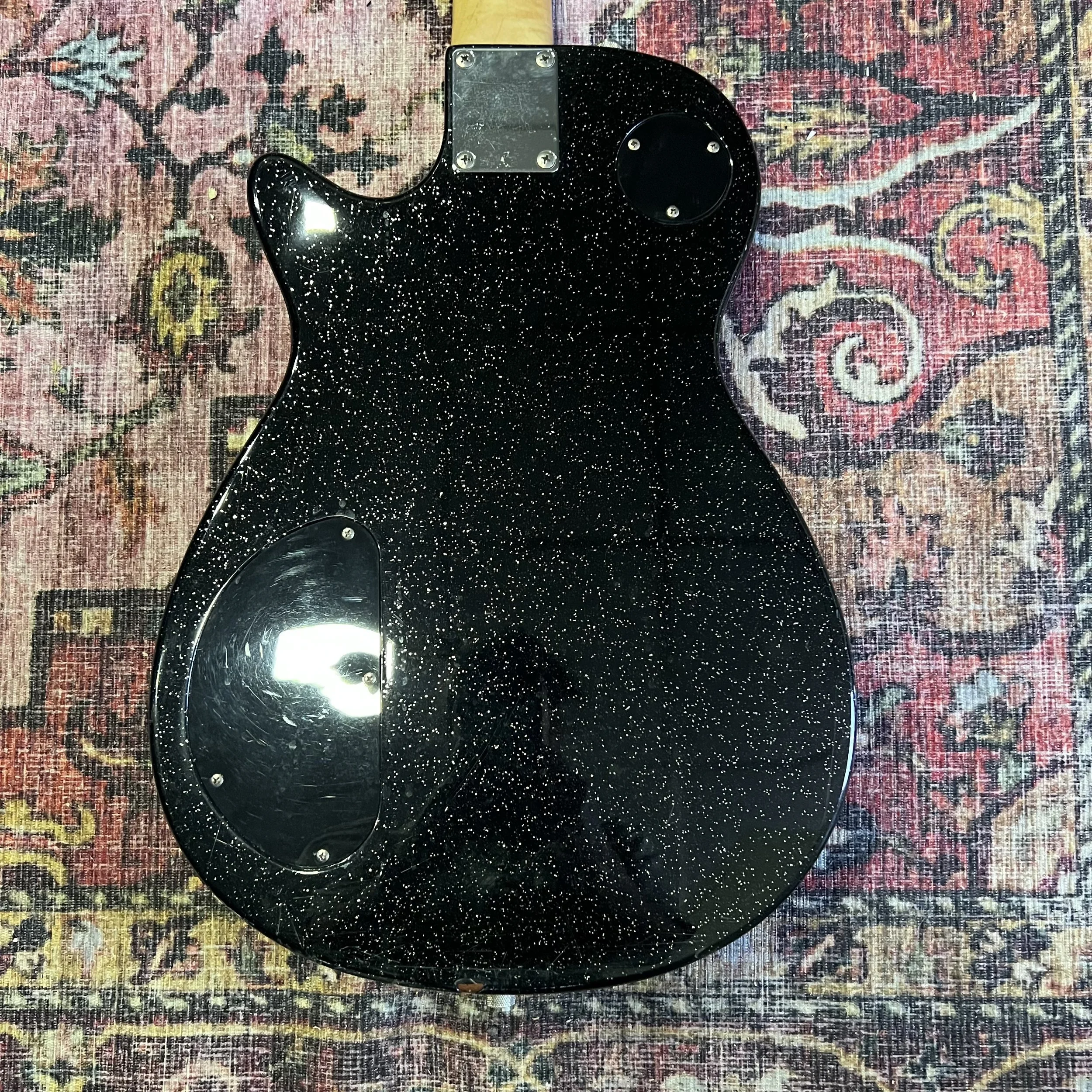 Gretsch-Electromatic-Electric-Guitar-Black-Sparkle-08.jpeg