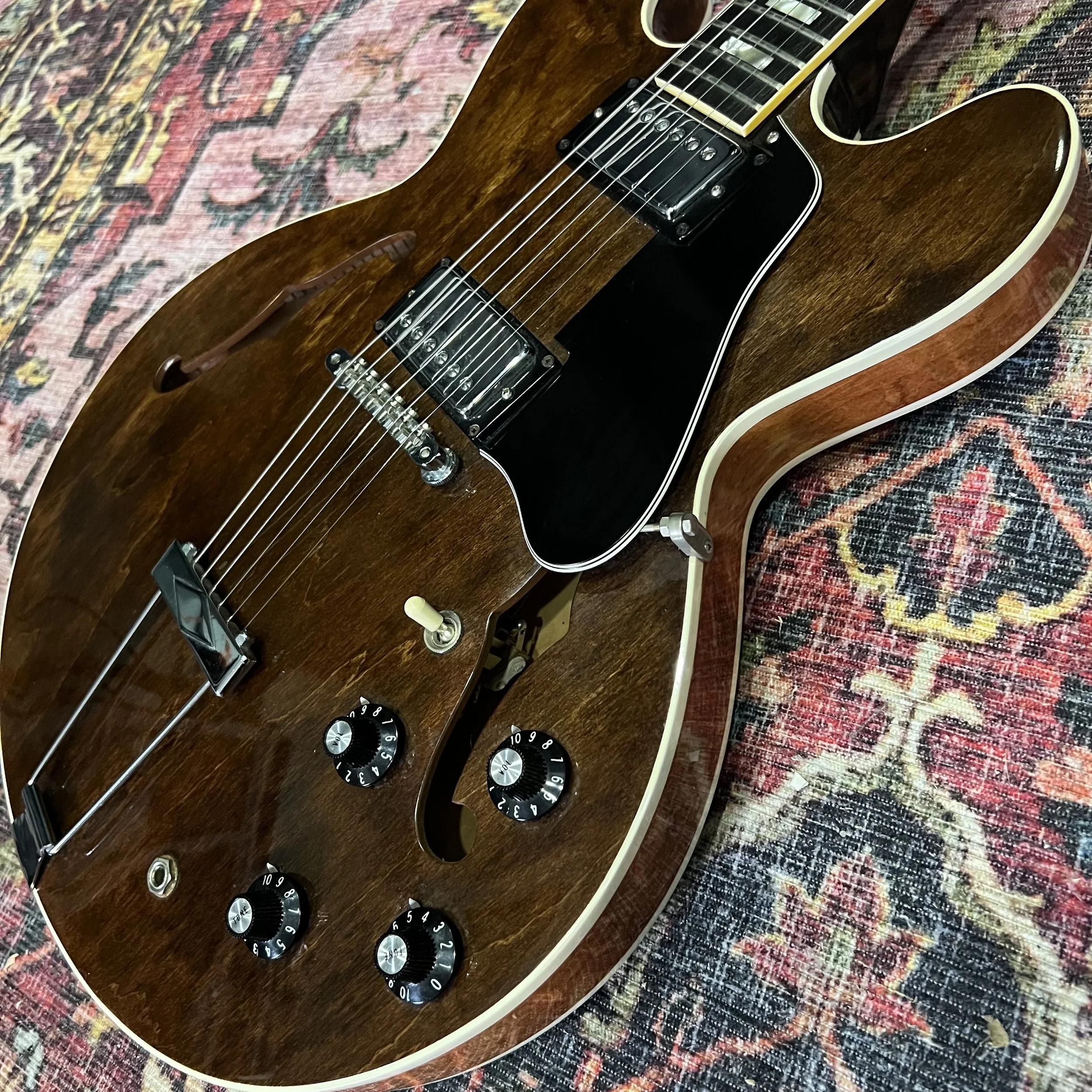 Gibson-ES335TDC-1974-walnut-guitar-03.jpeg