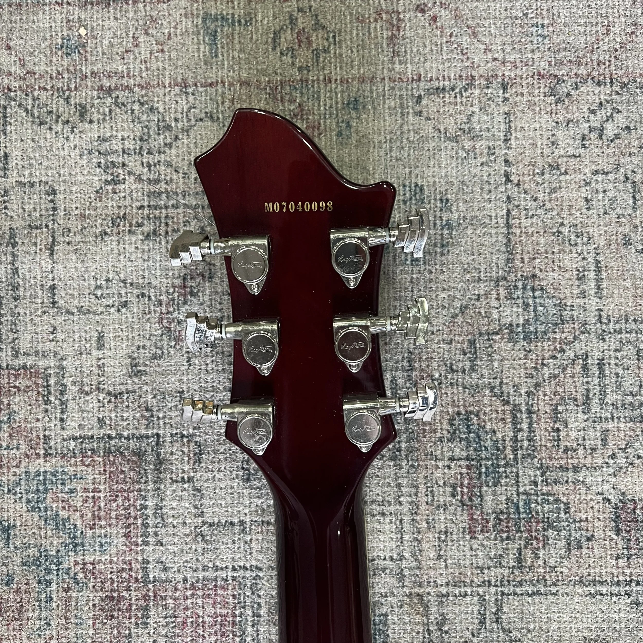 Hagstrom-electric-guitar-semihollow-orangeburst-010.jpeg