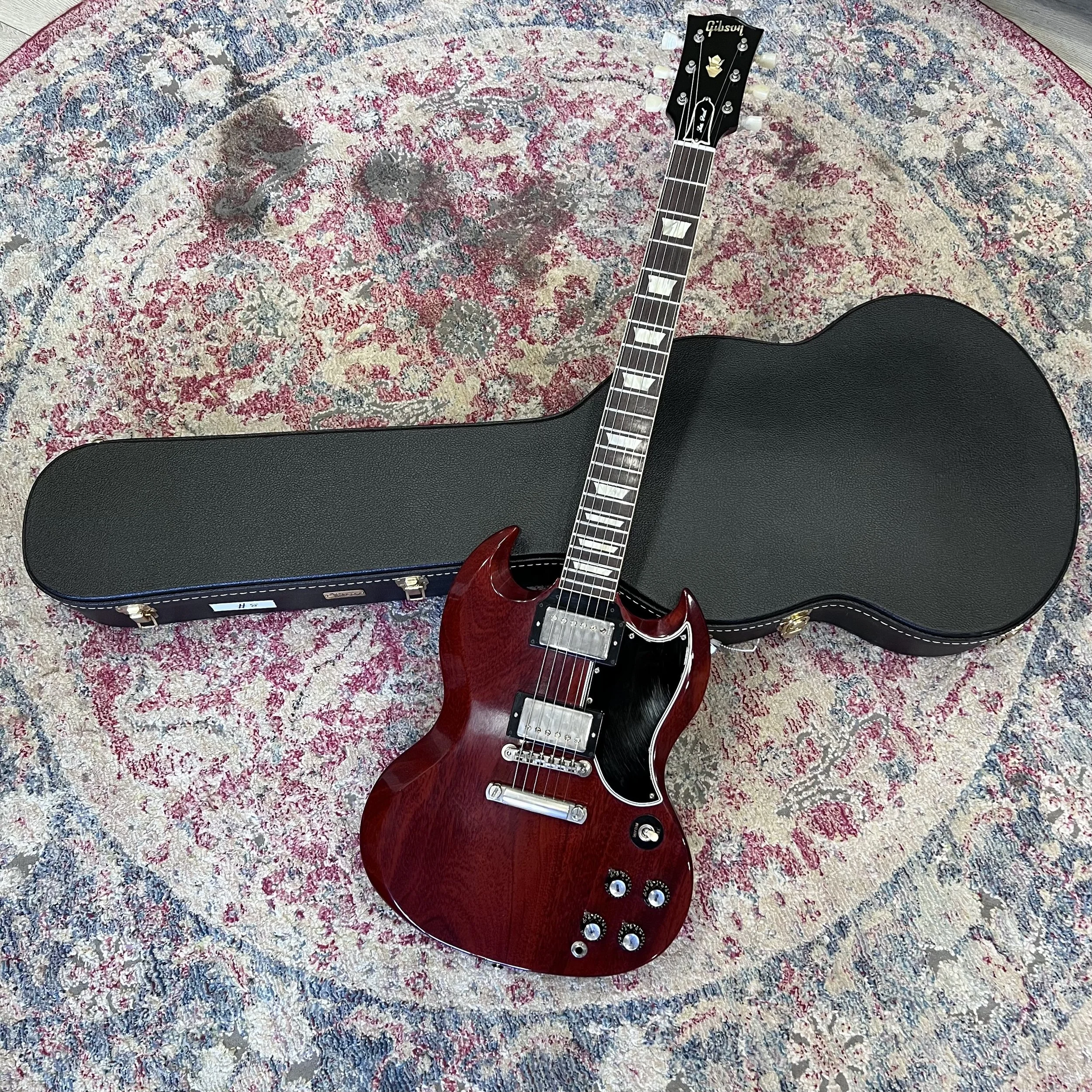 GibsonCustomSGLesPaul61StandardHeritageCherry_01.jpeg