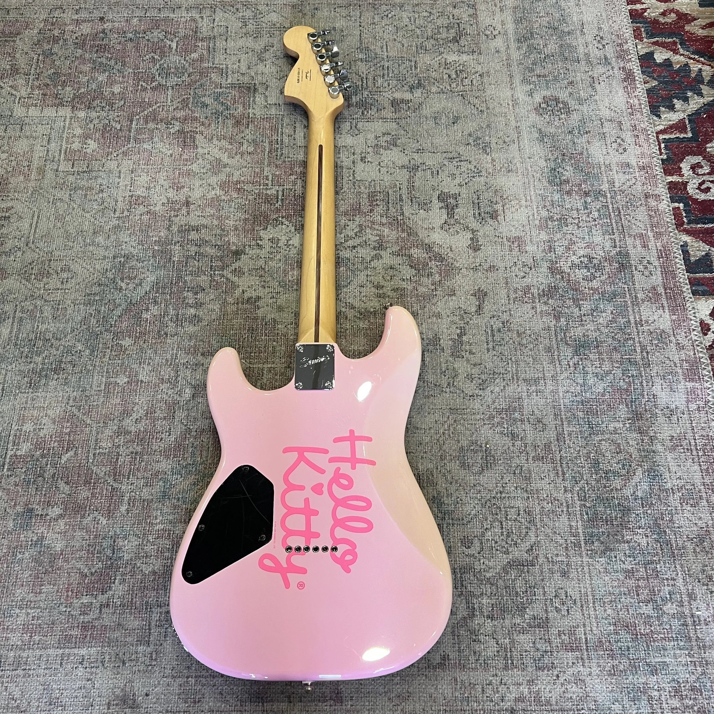 Squier-Stratocaster-AffinitySeries-HellokittyFirstYear2005-Pink-Electric-Guitar-09.jpeg