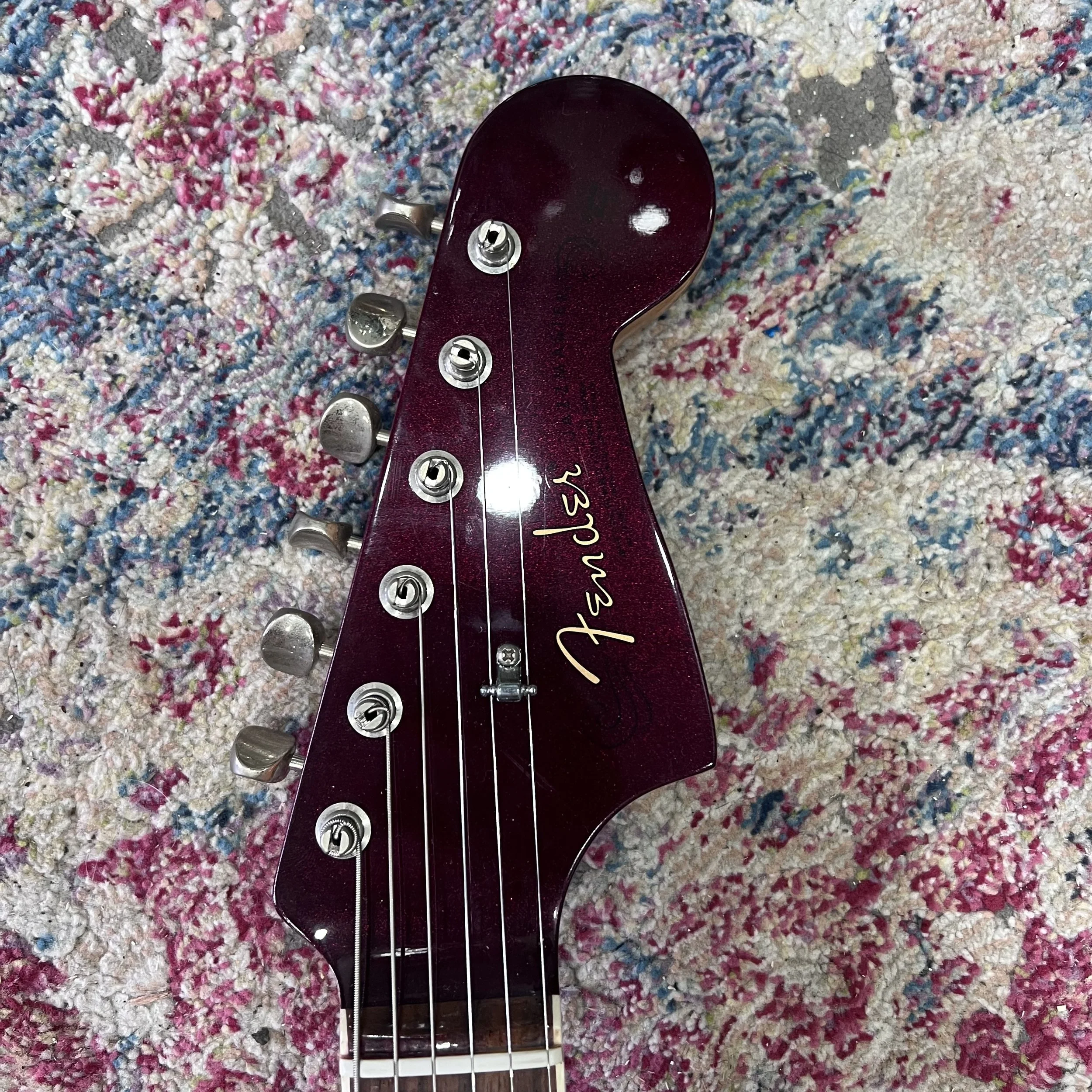 Fender JazzmasterCherry_08.jpeg