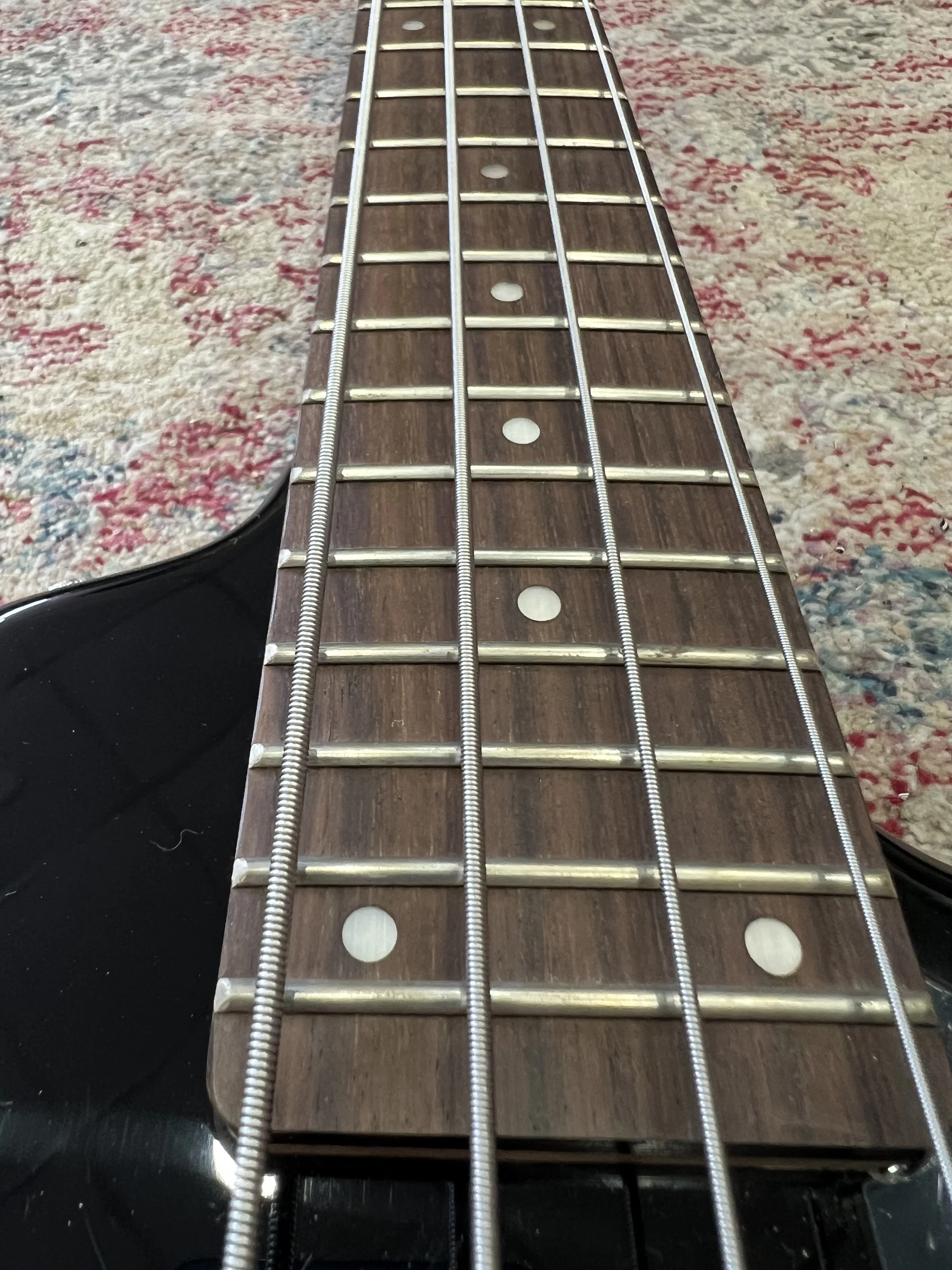 Höfner-Shorty-Bass-Guitar-Black-06.jpeg