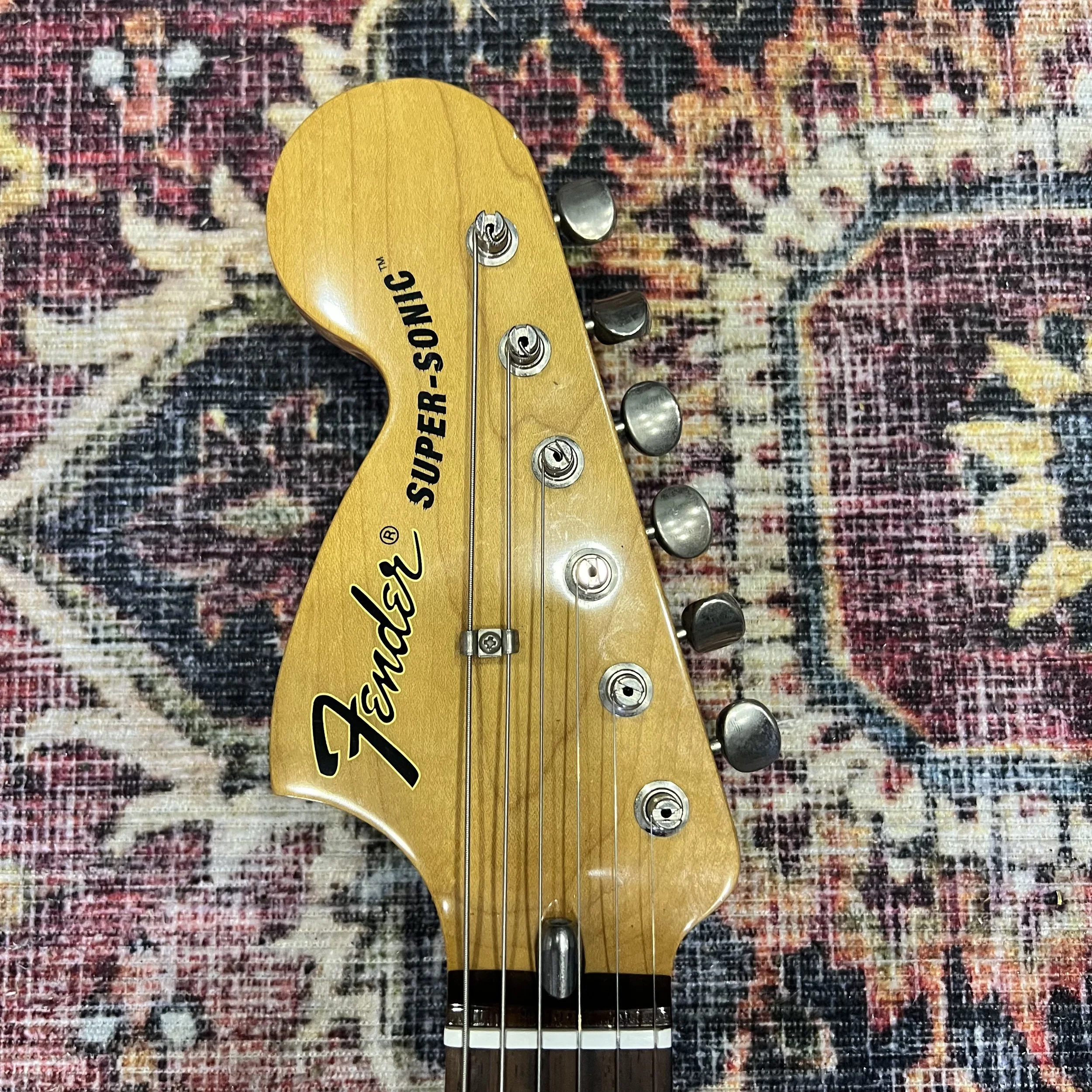 Fender-Super-Sonic-BlackGrey-Sparkle-09.jpeg