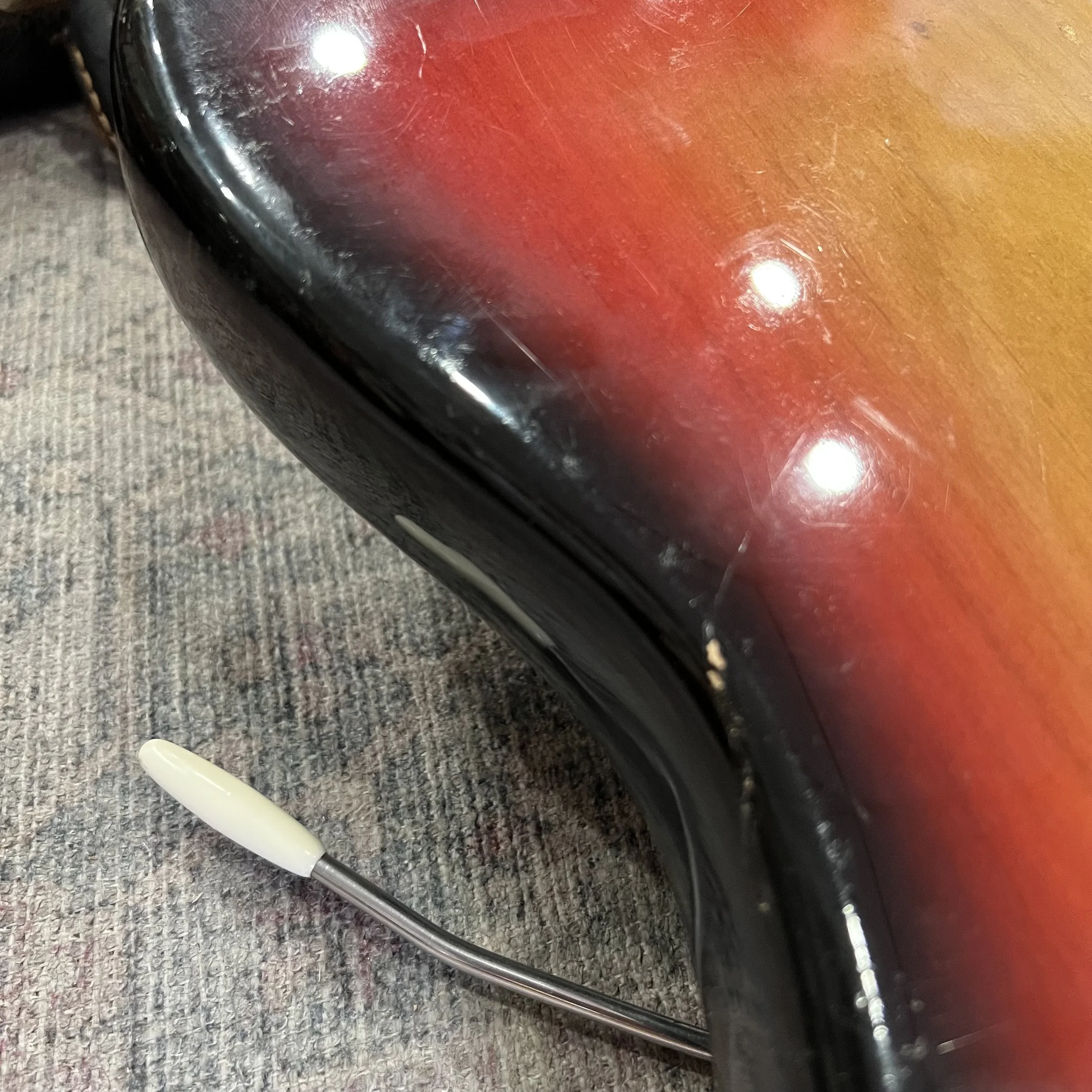 Fender-Jaguar-1969-Electric-Guitar-3Tone-Sunburst-022.jpeg
