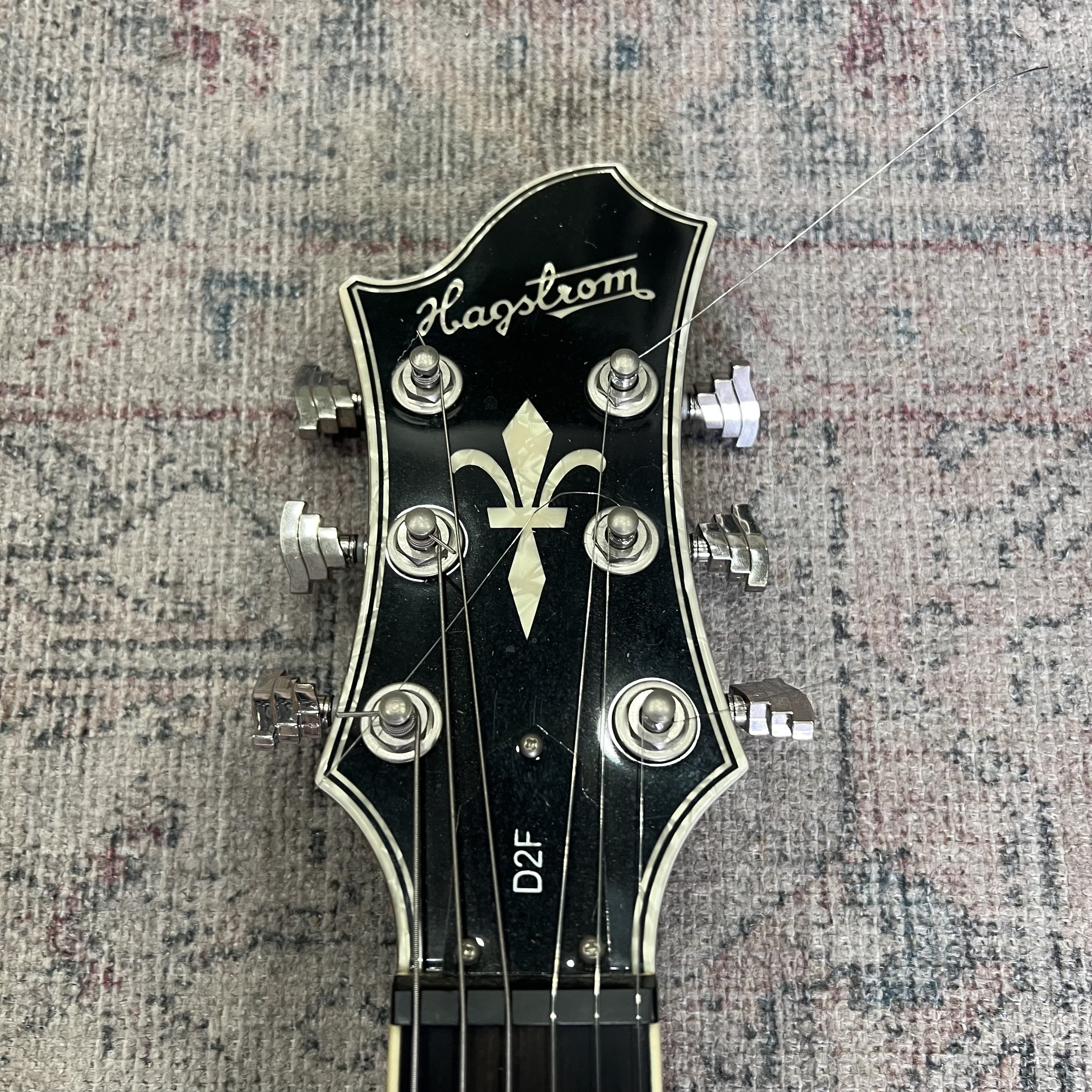 Hagstrom-electric-guitar-semihollow-orangeburst-07.jpeg