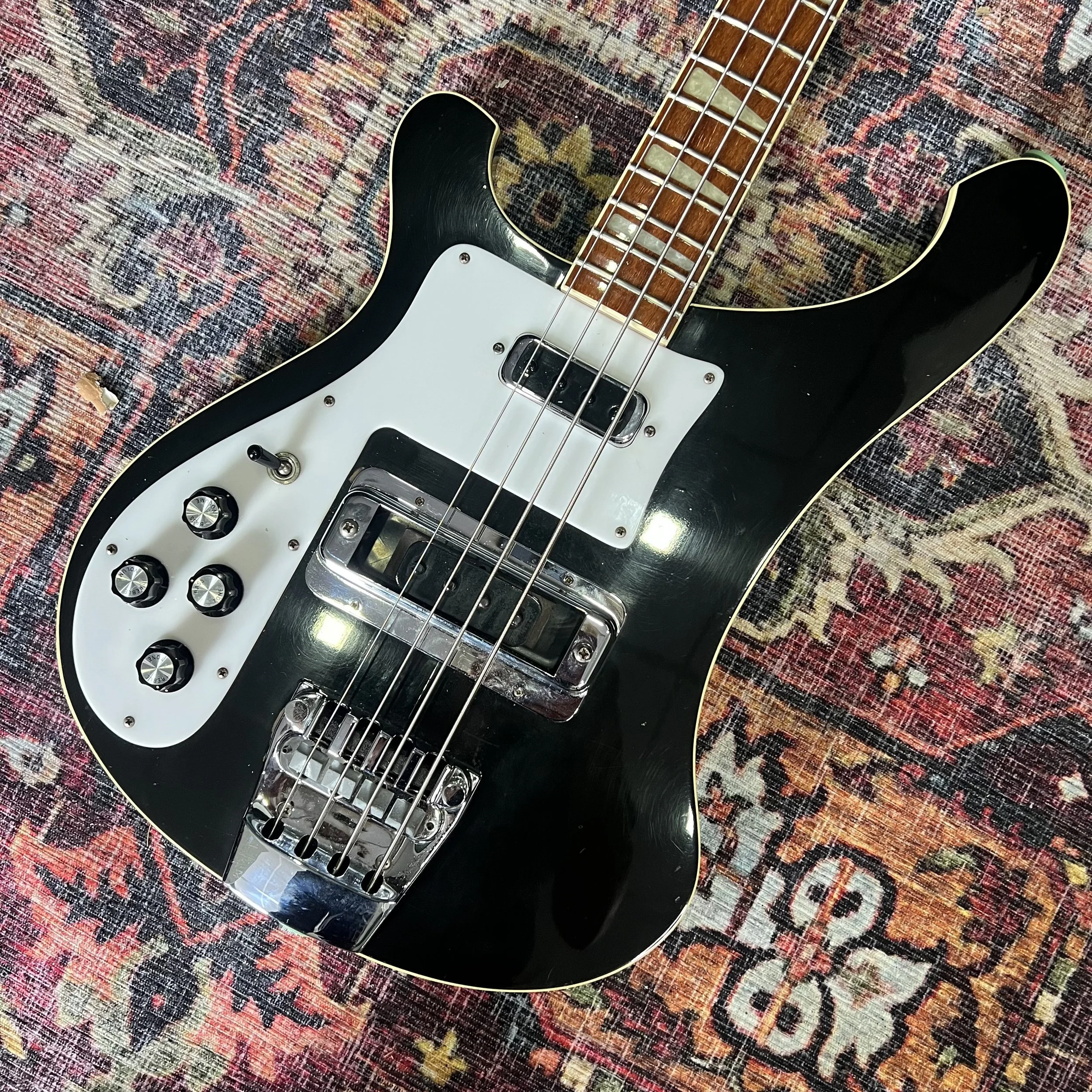 Rickenbacker-4001-Left-handed-Bass-Guitar-Jetglo-1978-02.jpeg