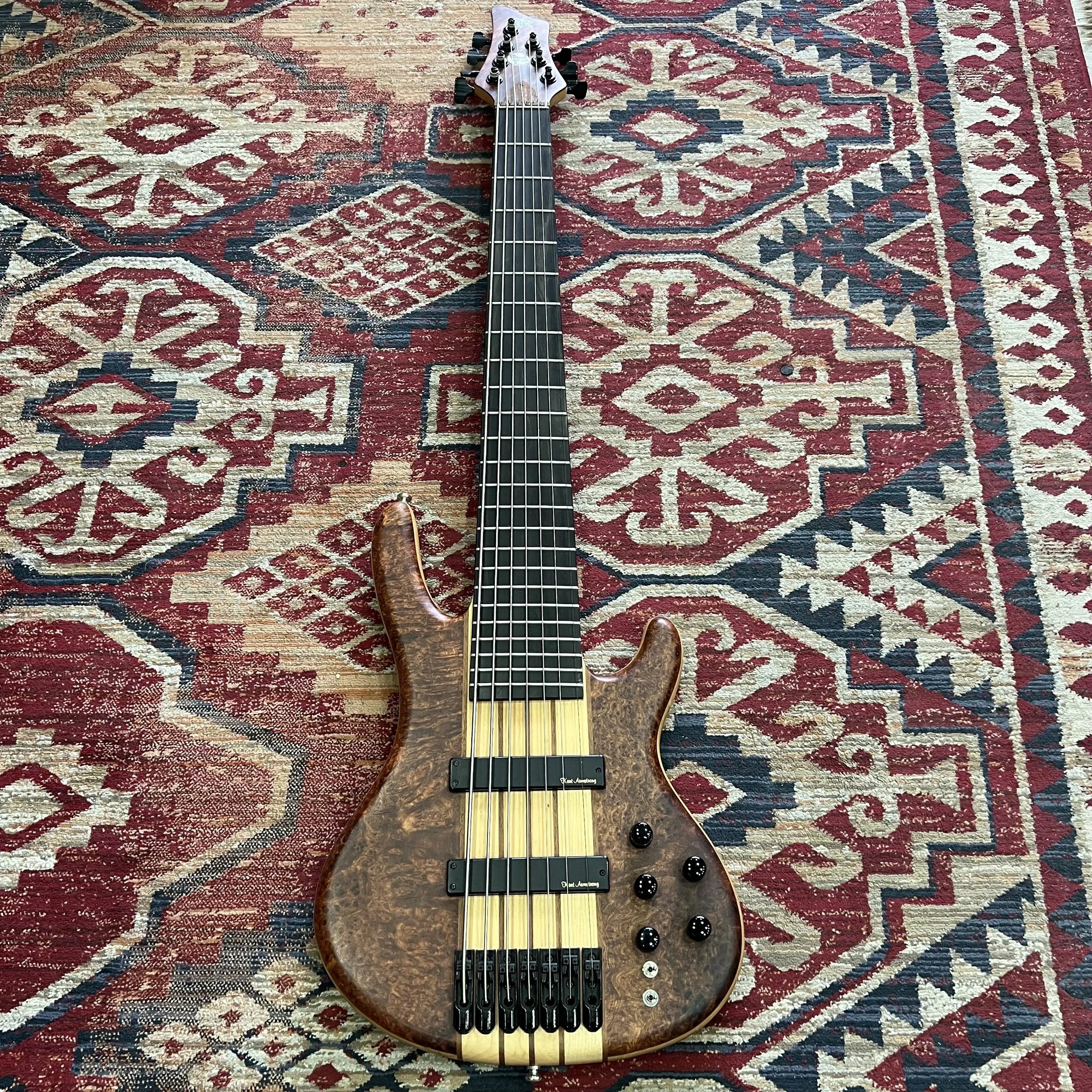HK-Wolf-7string-bass-0-Natural-Walnut-Burr-01.jpeg