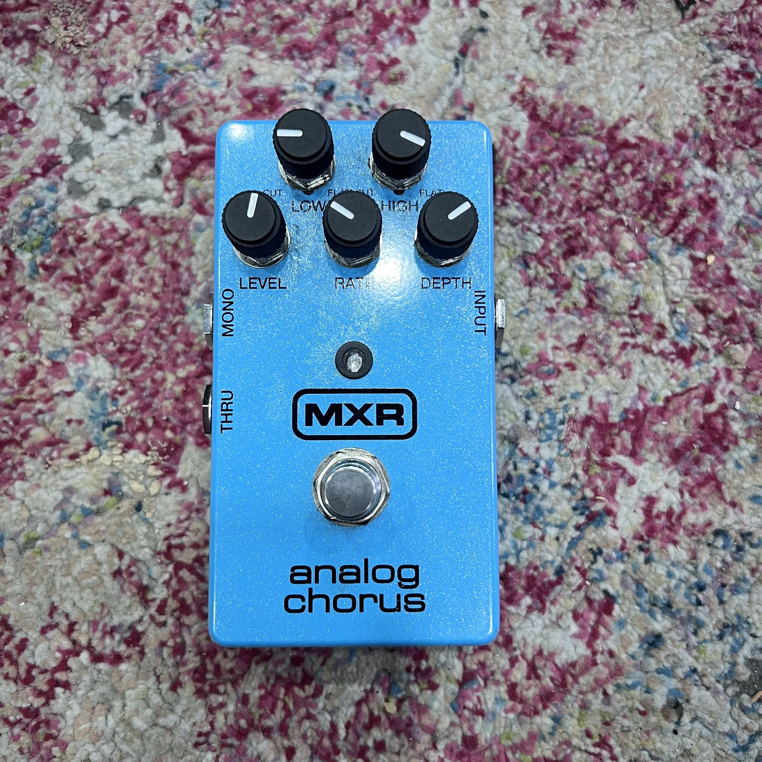 MXRM234AnalogChorusguitarpedalmetallicblue_01.jpeg