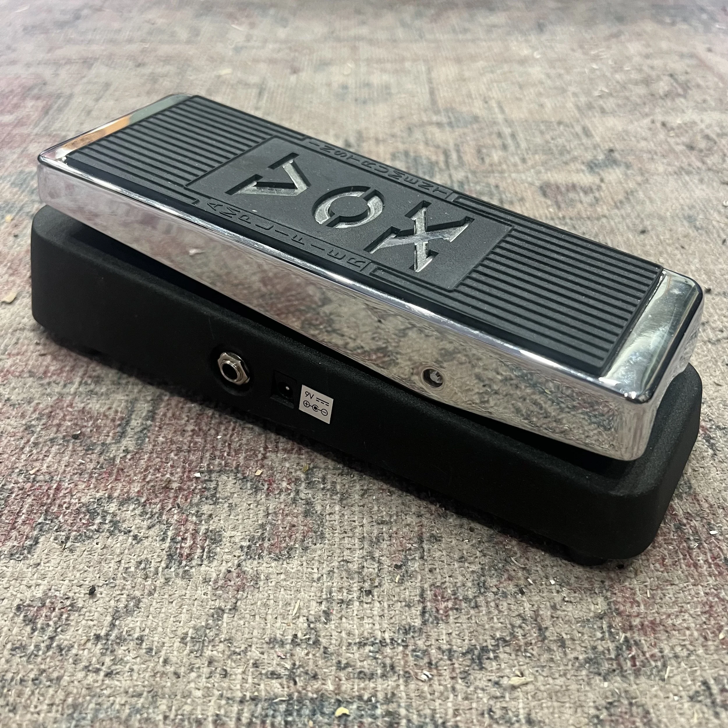 VOX-V847-wahwah-guitar-effects-pedal-04.jpeg