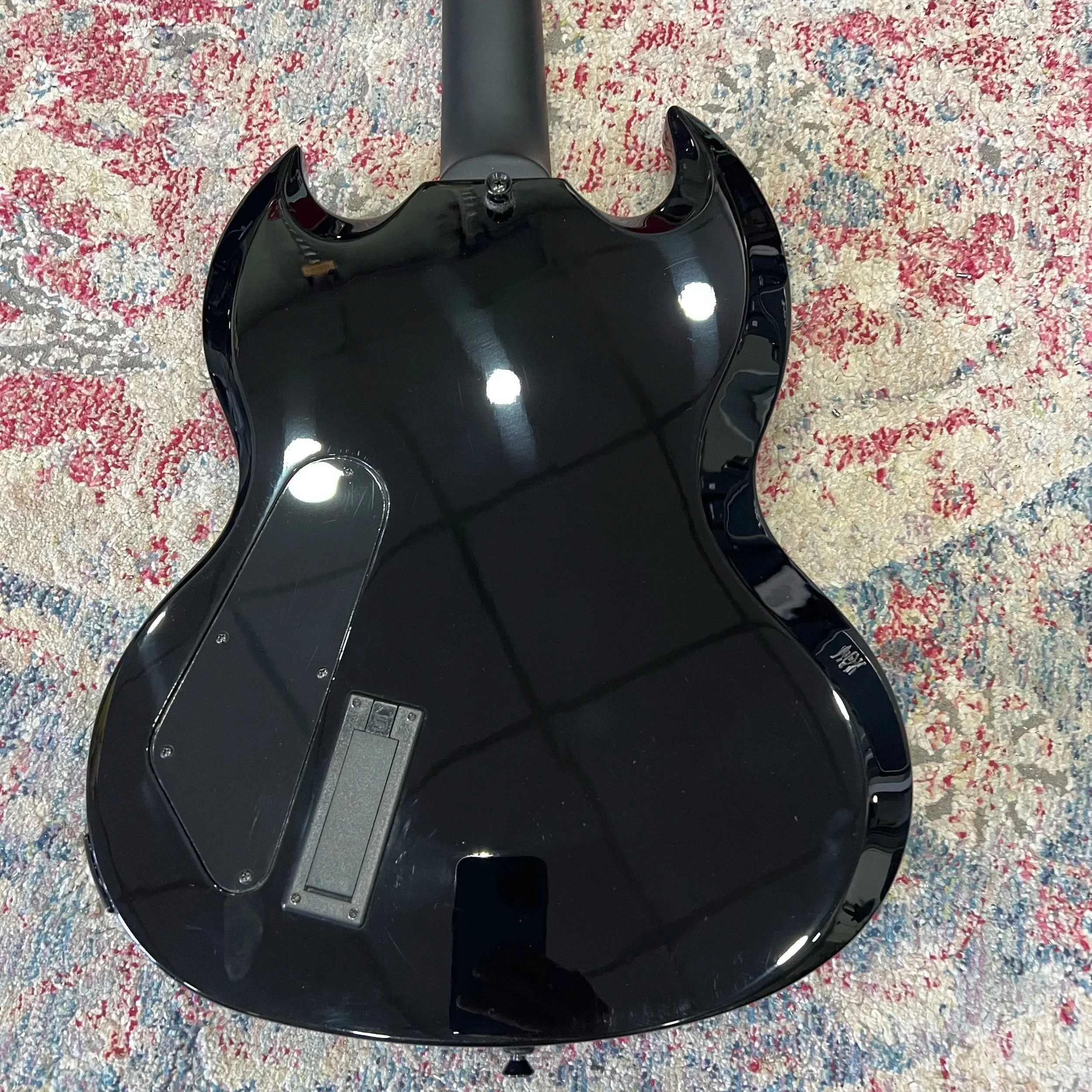 Epiphone-SG-Custom-Prophecy-Ebony-Black-Quilt-08.jpg