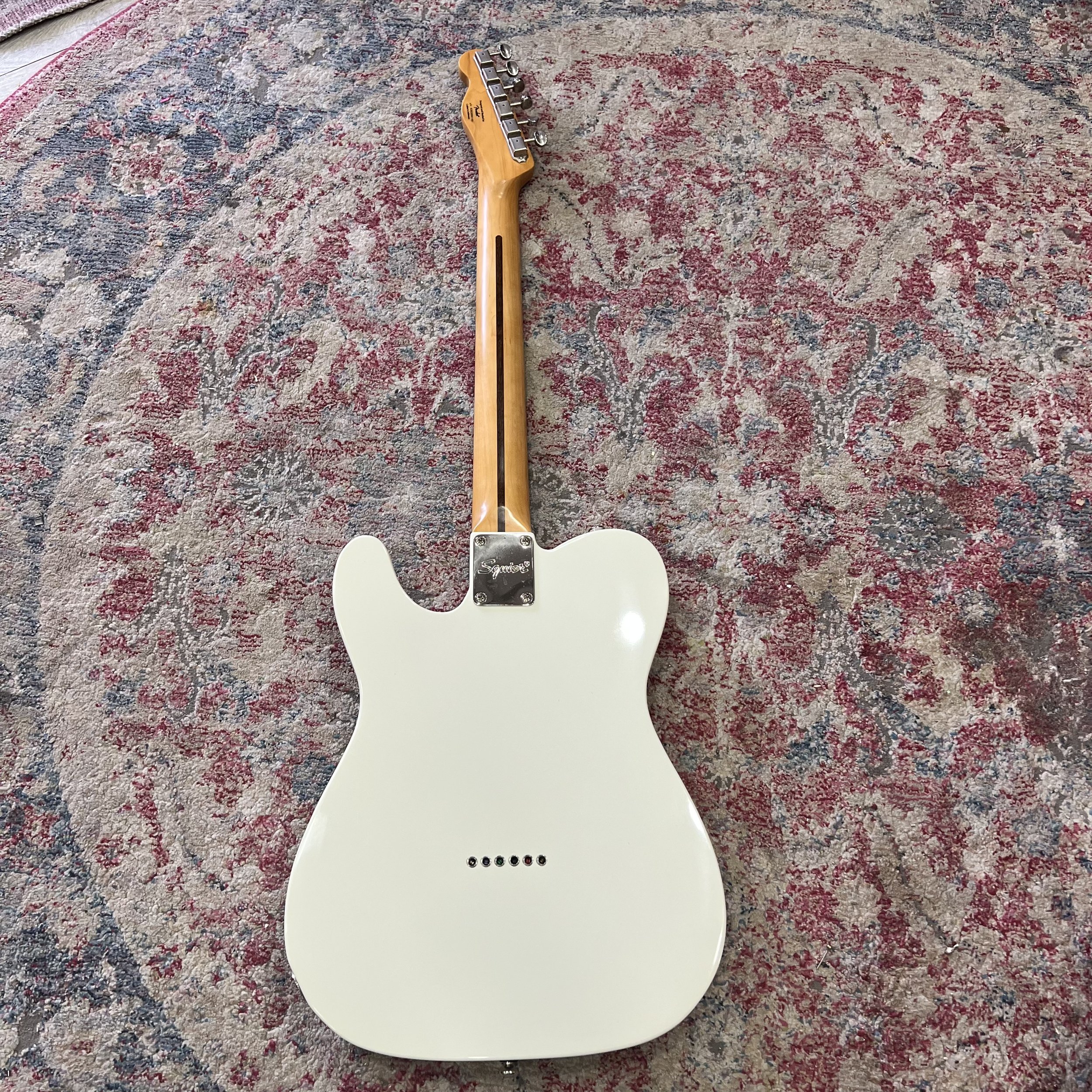 Squier-ClassicVibe-Telecaster-Thinline-Electric-Guitar-OlympicWhite-08.jpeg