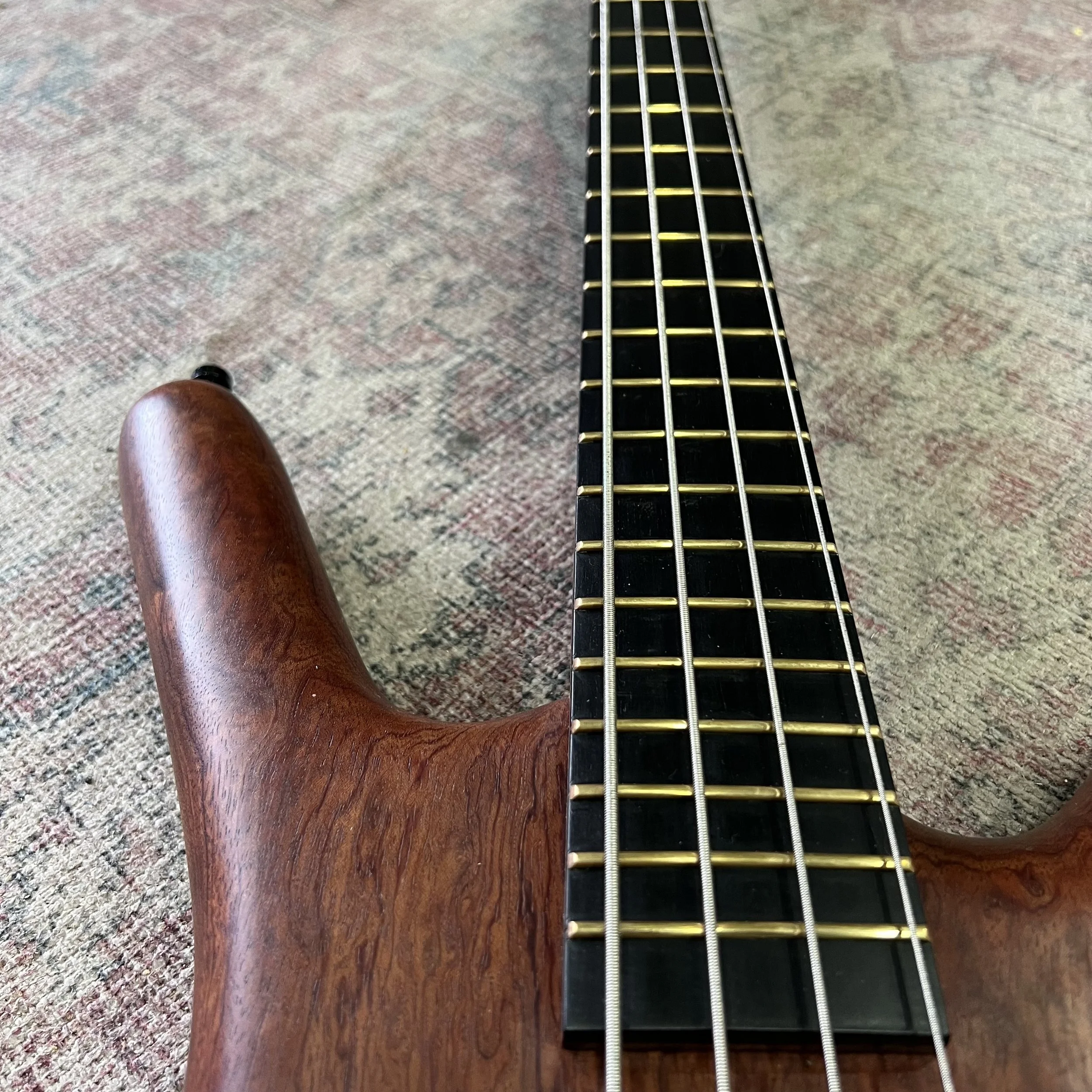 Warwick-Corvette-Standard-Bass-Natural-07.jpeg