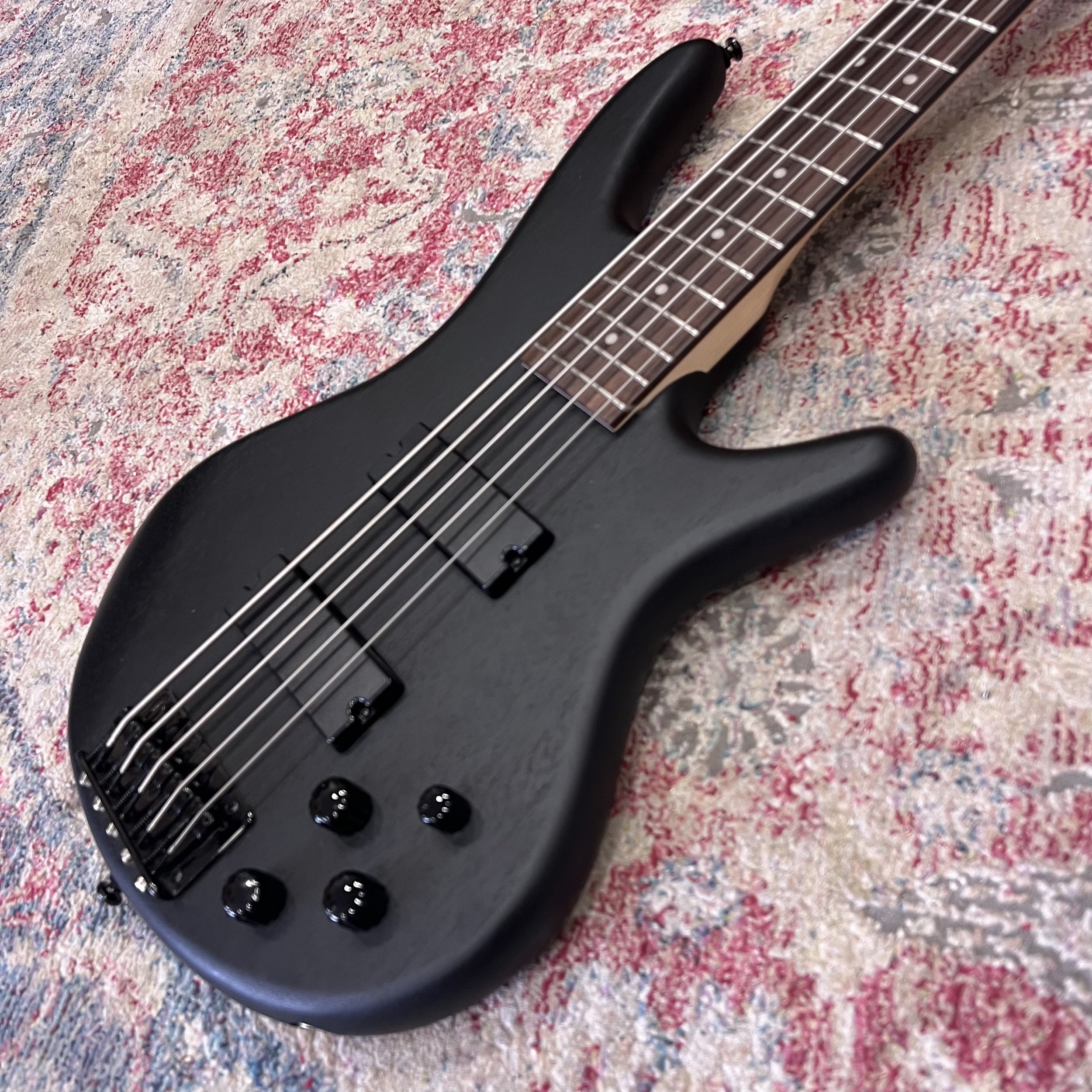 Ibanez-Gi-Soundgear- GSR205B-5-String-Bass-Guitar-Black-03.jpeg
