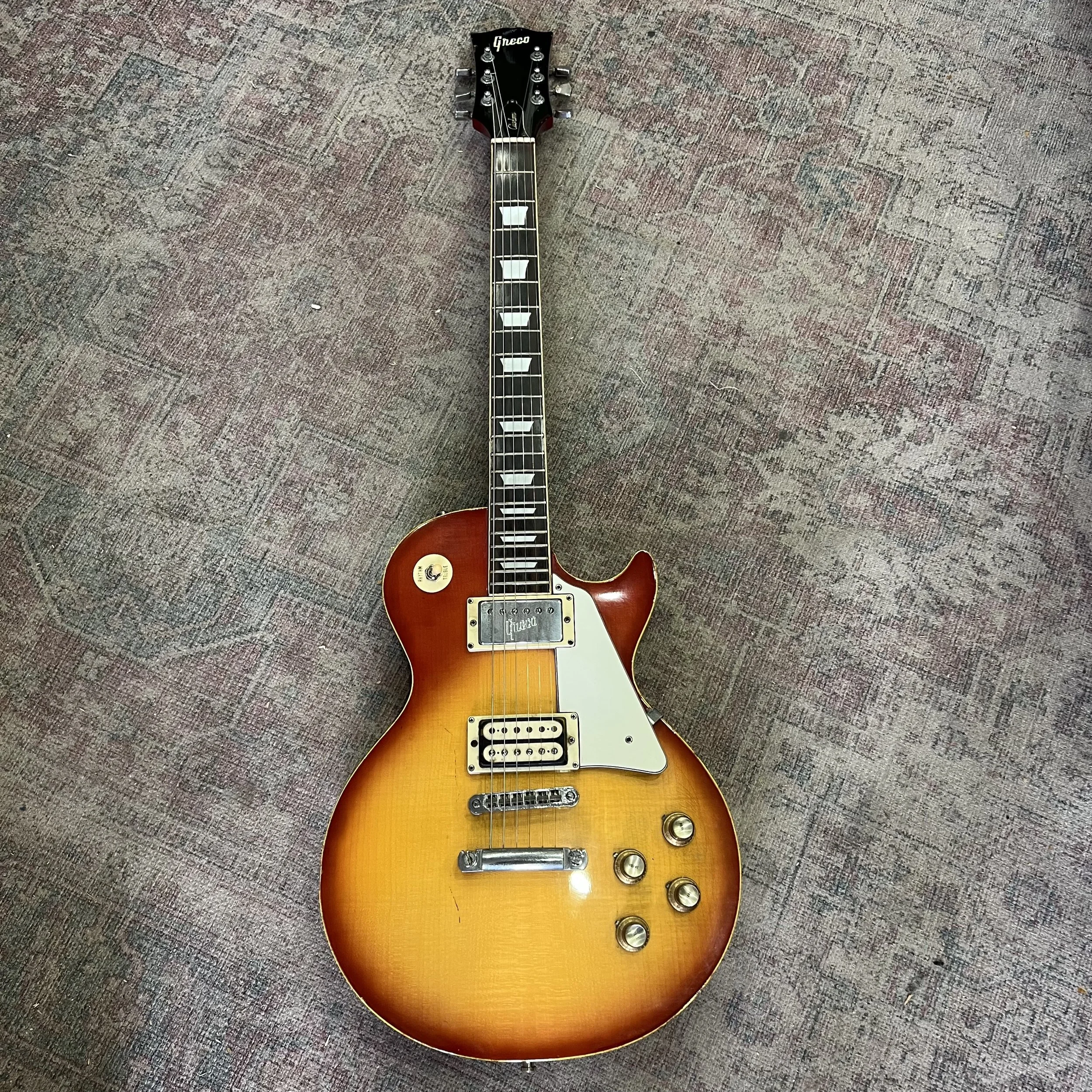 Greco-Custom-Electric-Guitar-CherrySunburst-01.jpeg
