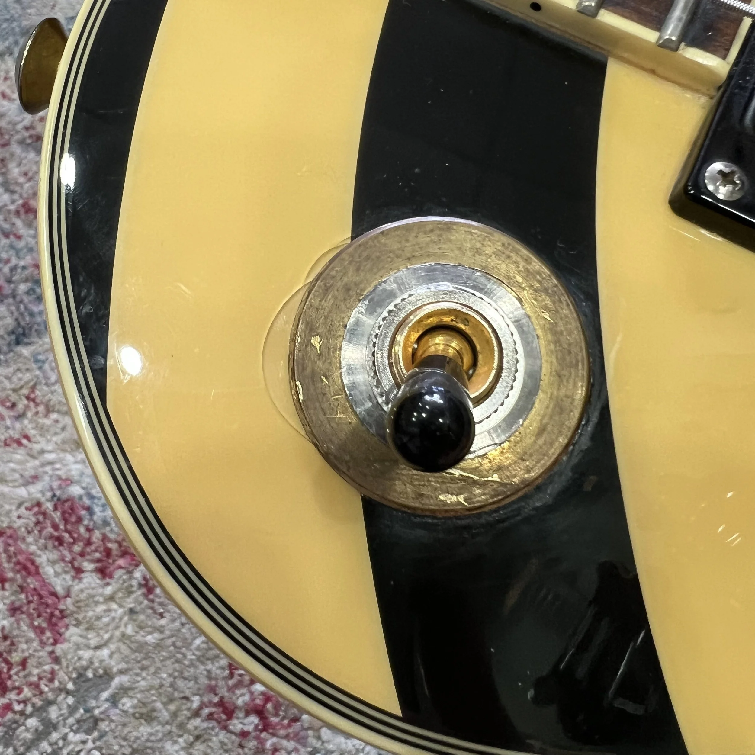 Epiphone-Zakk-Wylde-LesPaulCustom-YellowBlackBullseye-Electric-Guitar-012.jpeg