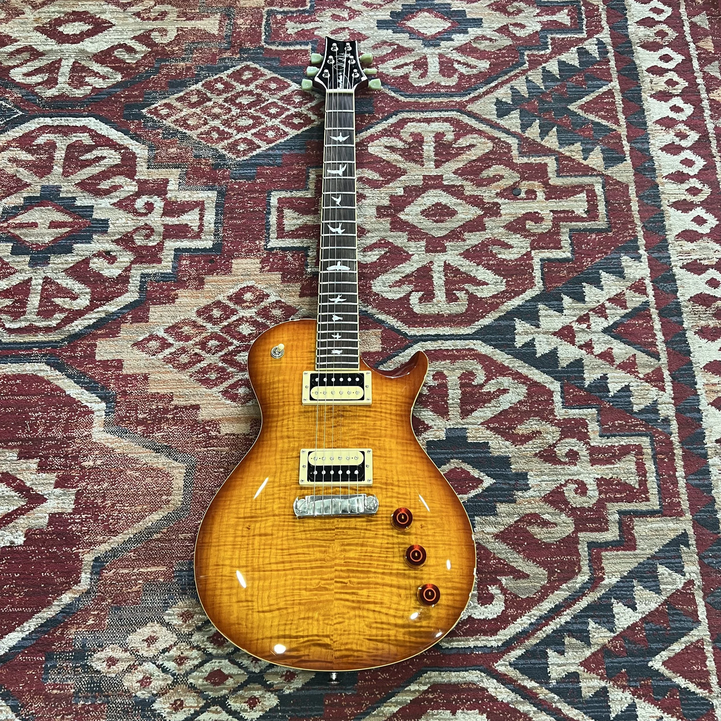 PRS-SE-BernieMarsden-Limited-Edition-VintageSunburst01.jpeg