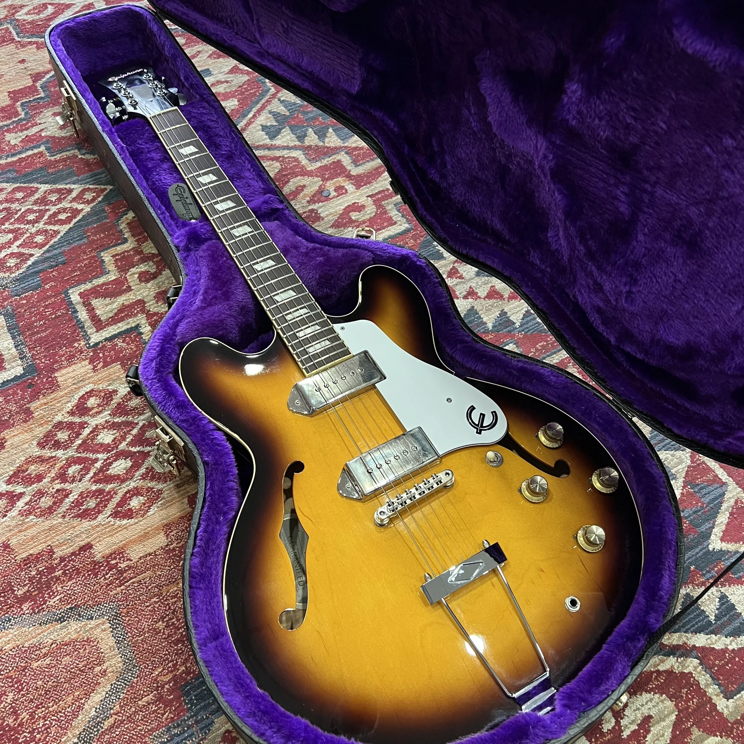 Epiphone-Elitist-1965-Casino-VintageSunburst-02.jpeg