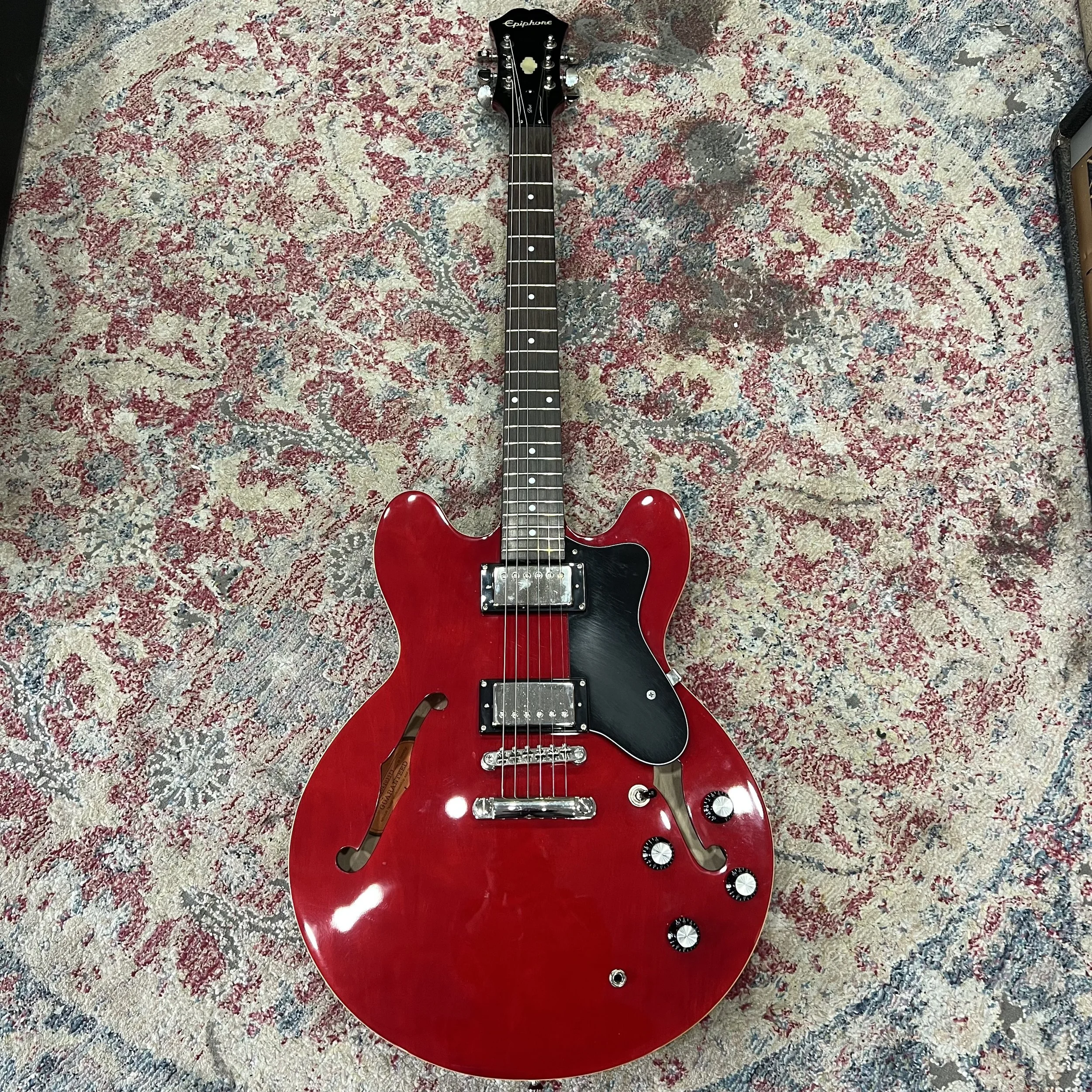 EpiphoneDotCherry_01.jpeg