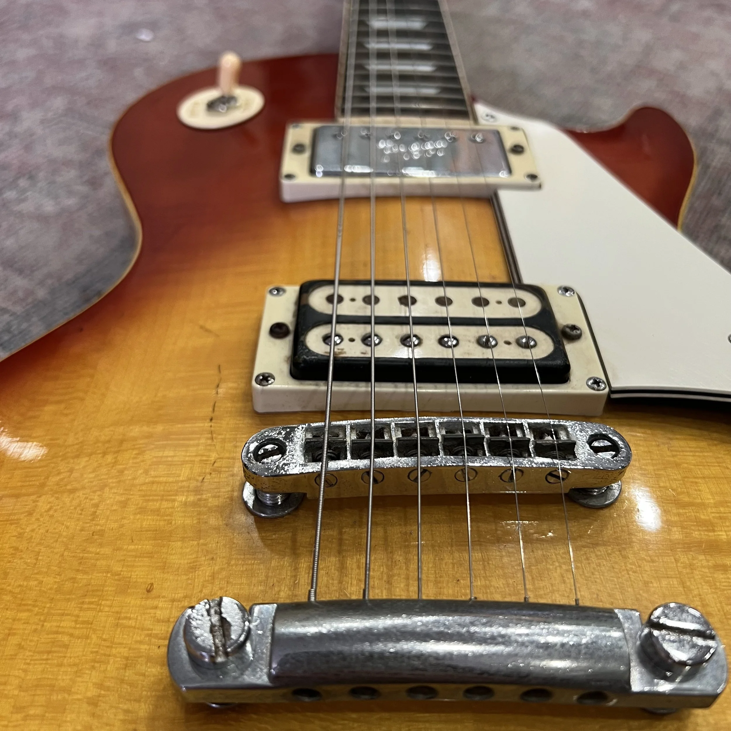 Greco-Custom-Electric-Guitar-CherrySunburst-05.jpeg