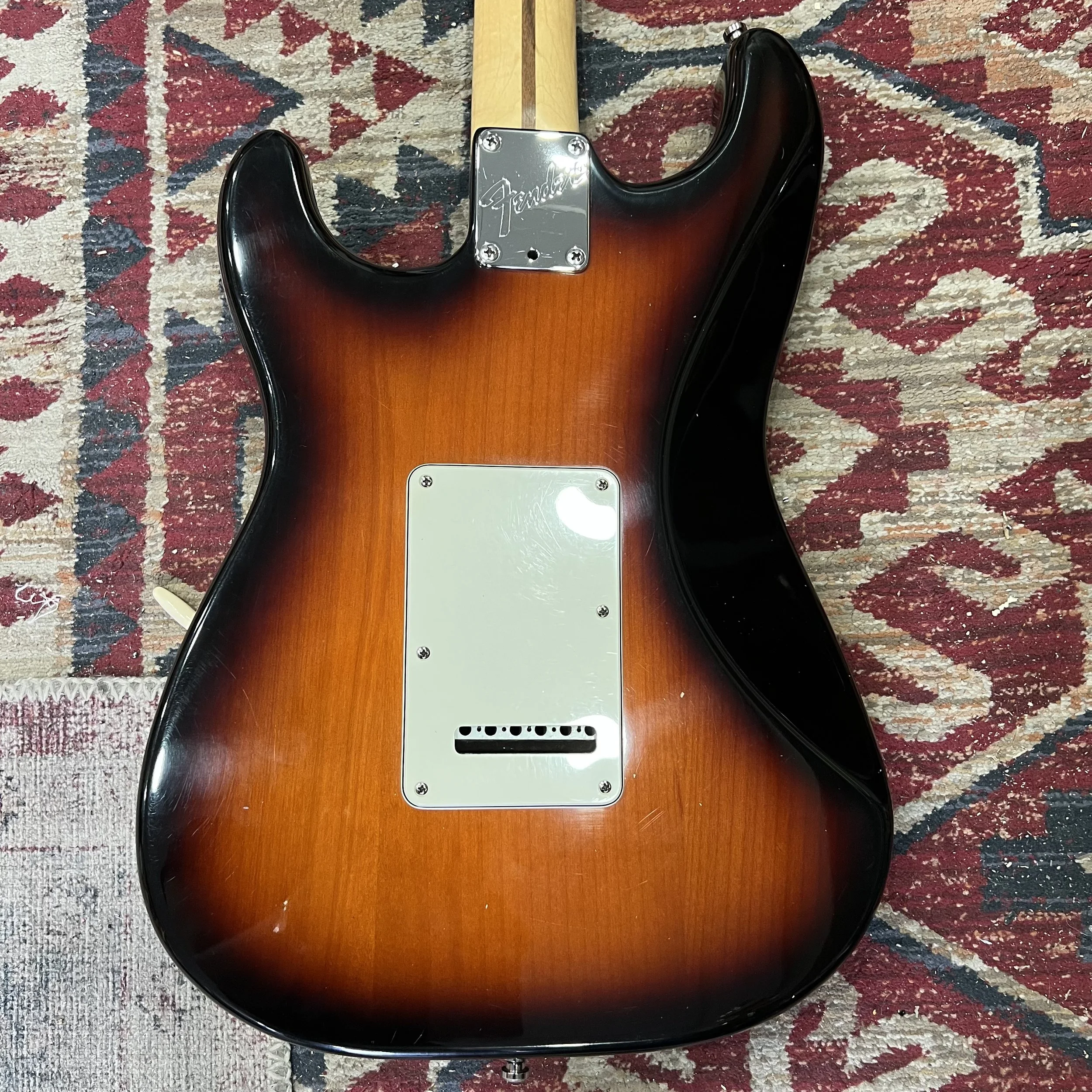 Fender-Stratocaster-40th-Anniversary-USA-3Tone-Sunburst-Electric-Guitar-011.jpeg