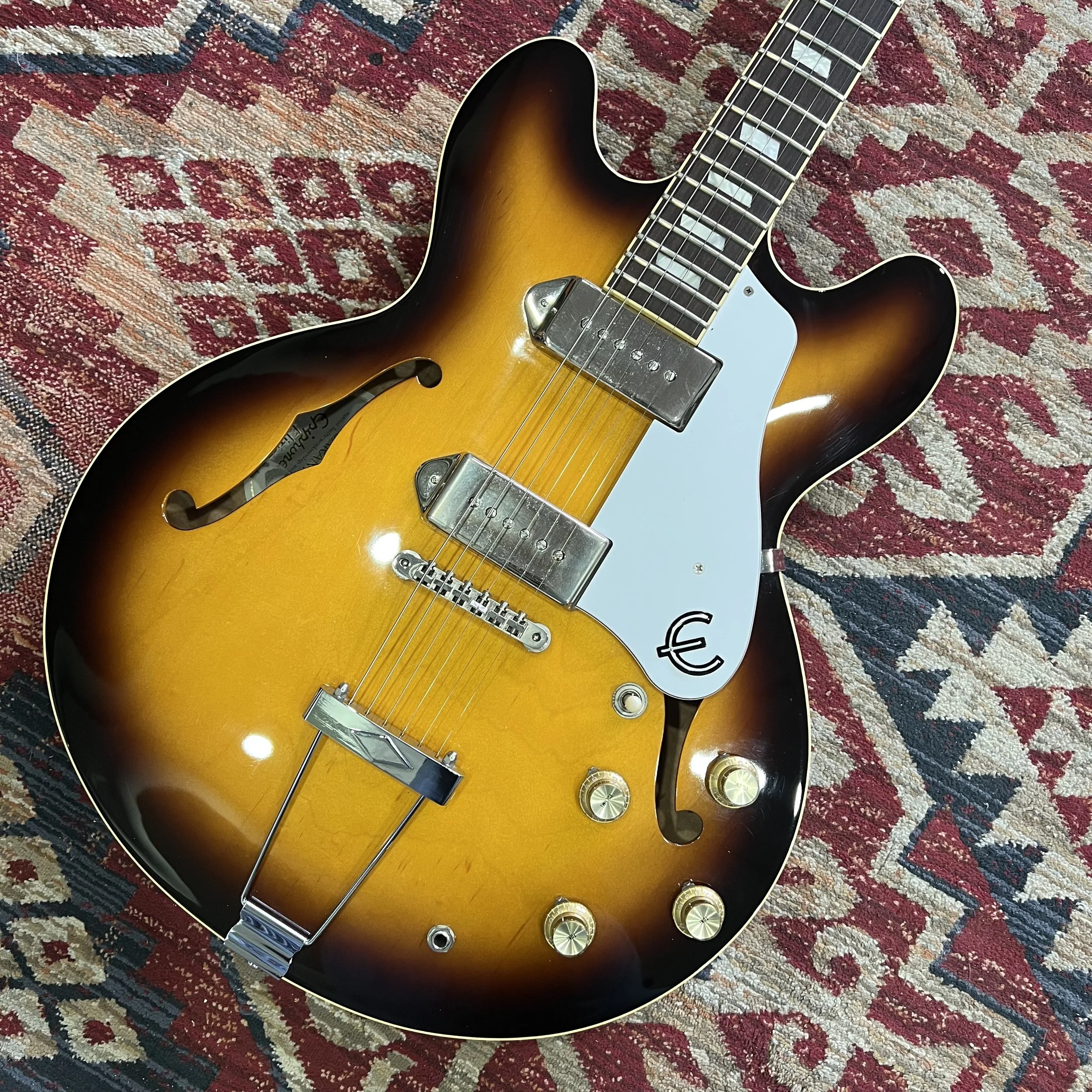 Epiphone-Elitist-1965-Casino-VintageSunburst-04.jpeg