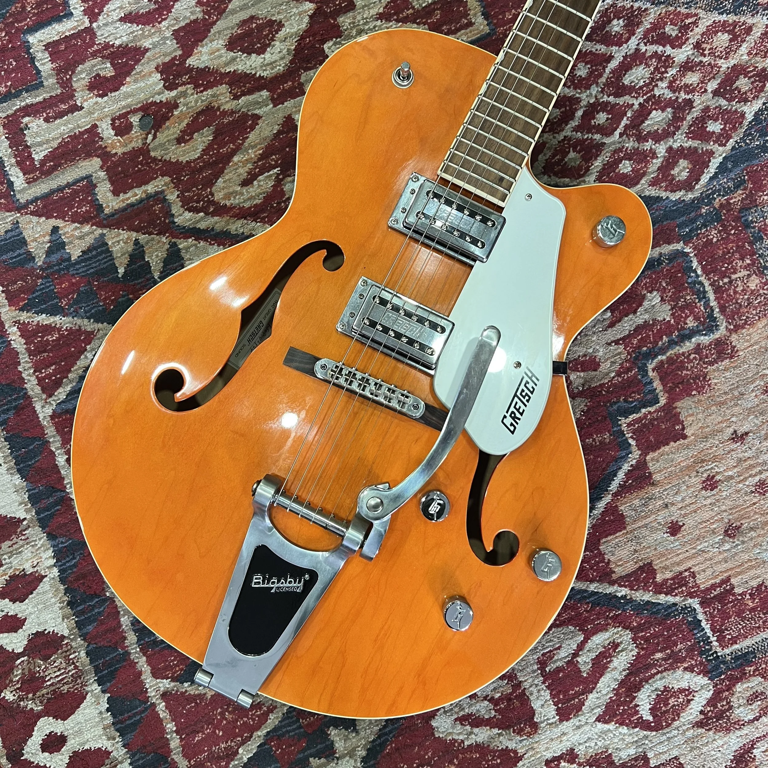 Gretsch-Electromatic-G5120-Guitar-Orange-Stain-02.jpeg