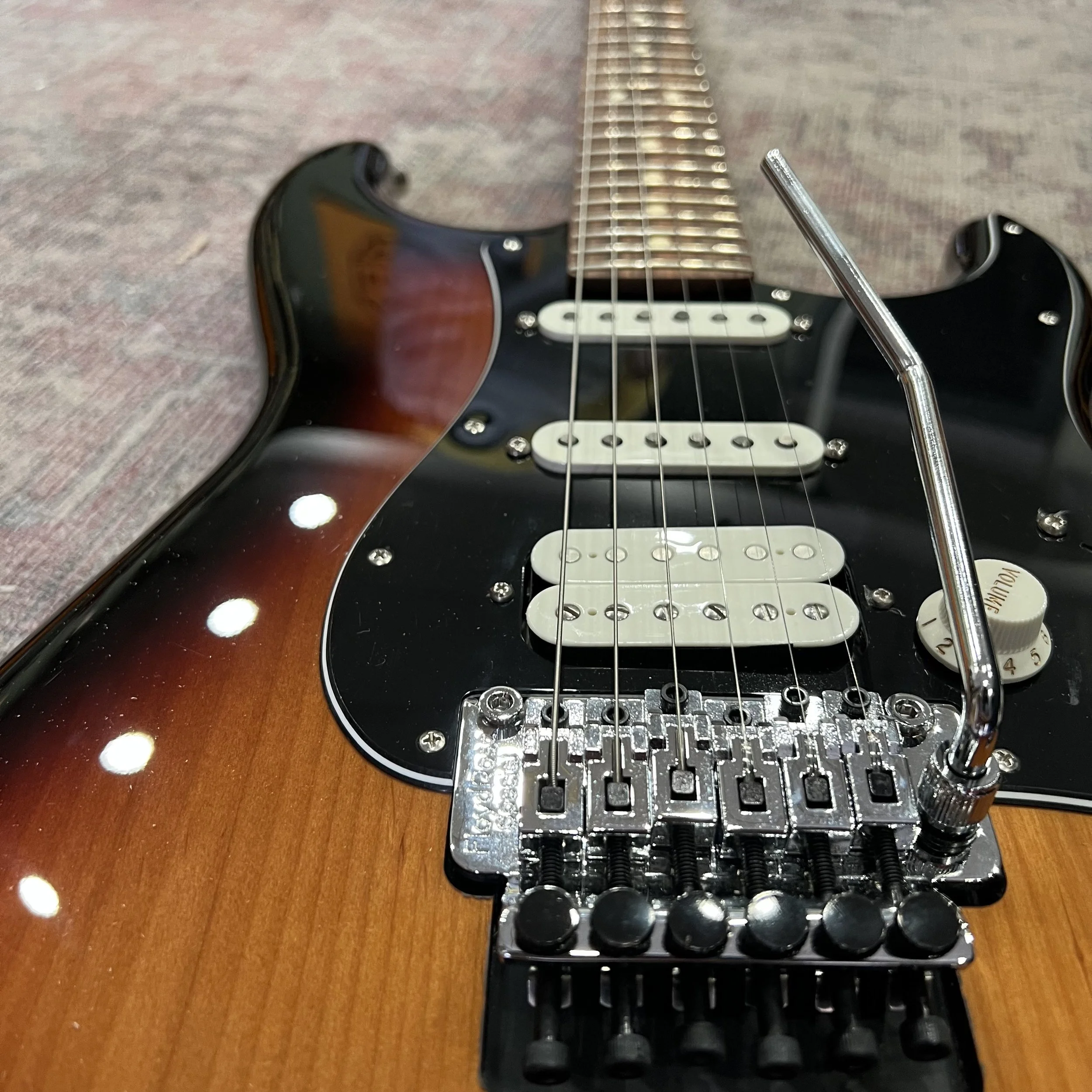 Fender-Stratocaster-MIM-Electric-Guitar-Sunburst-05.jpeg