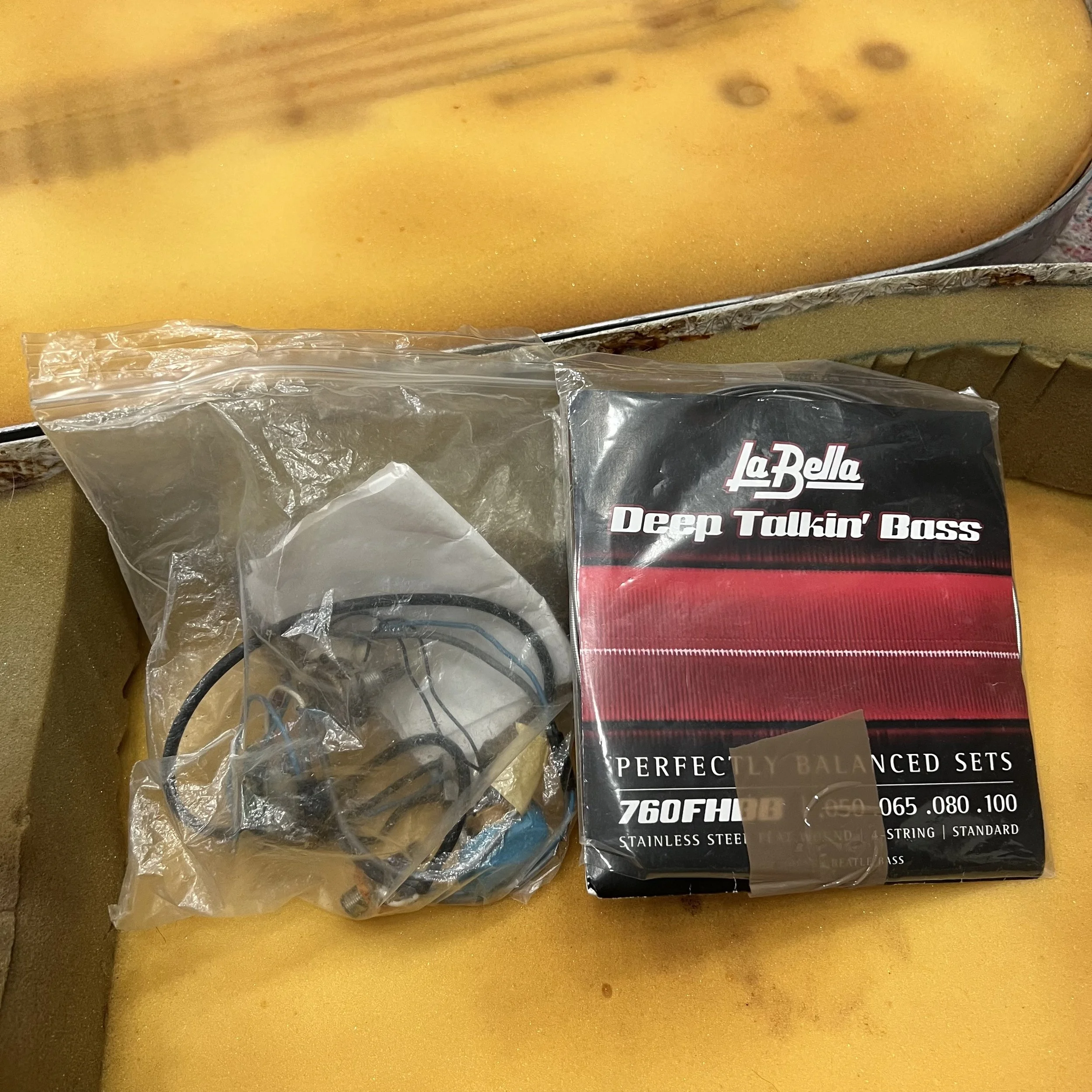 Guild-MK85-Mark1-Electric-Bass-Guitar-Sunburst-021.jpeg