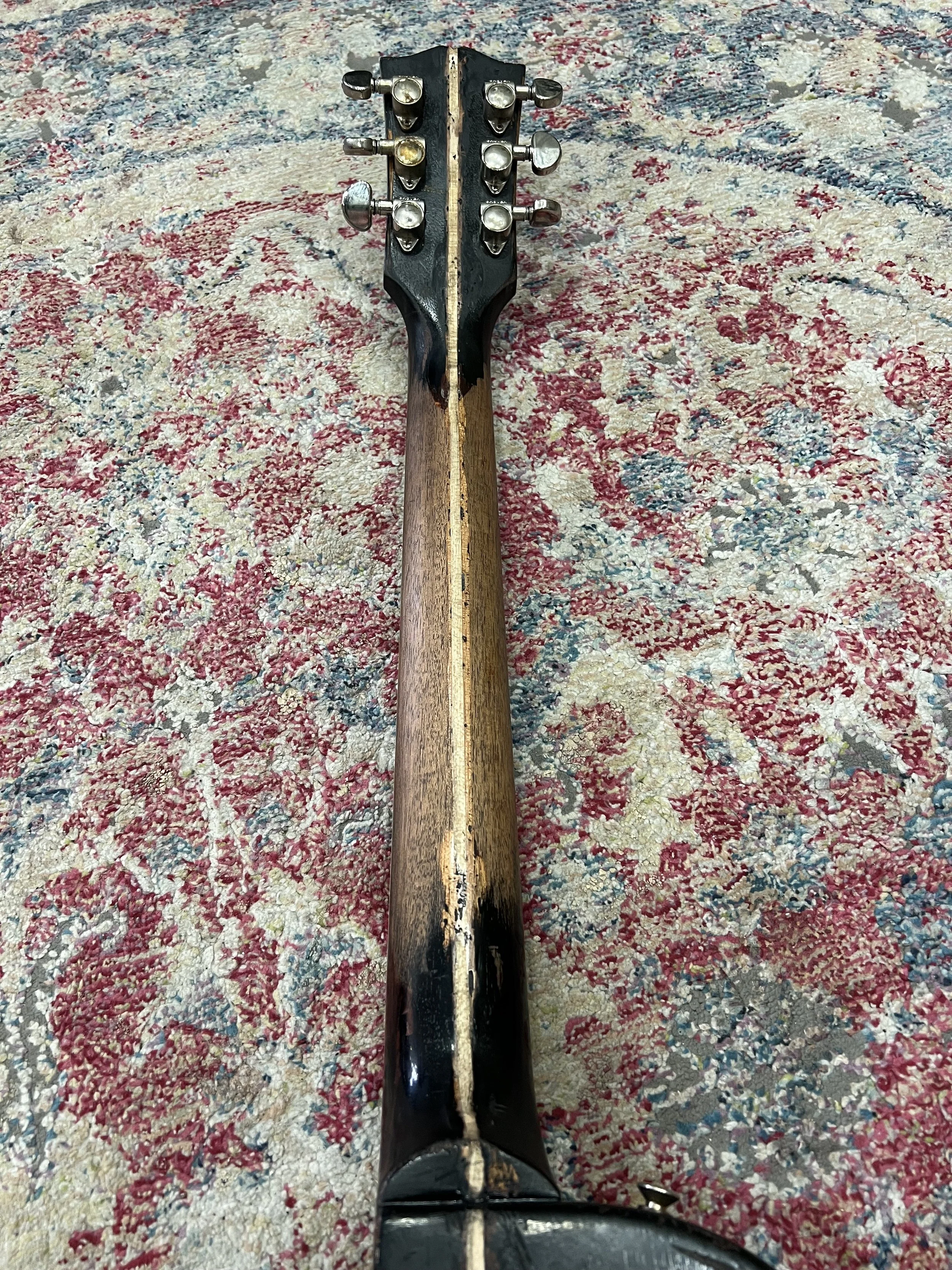 GibsonLesPaulStandardNeilYoungOldBlack Replica_010Replica_01.jpeg