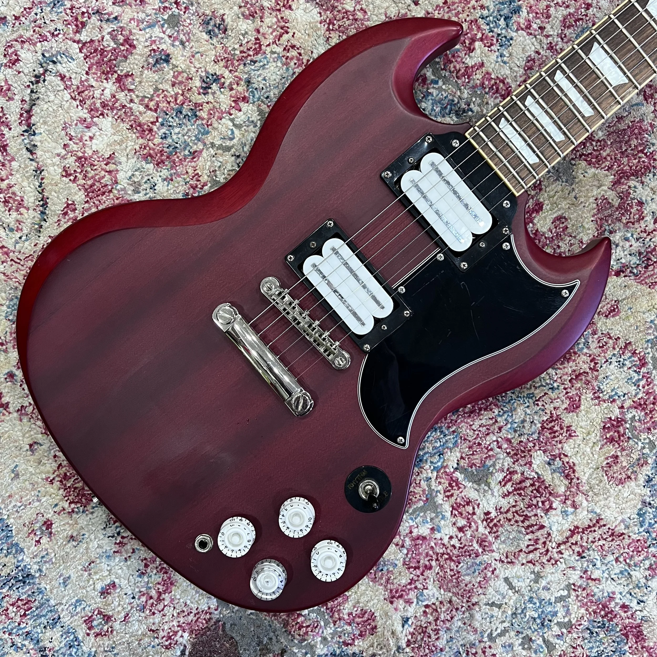 EpiphoneSGCherry_02.jpeg