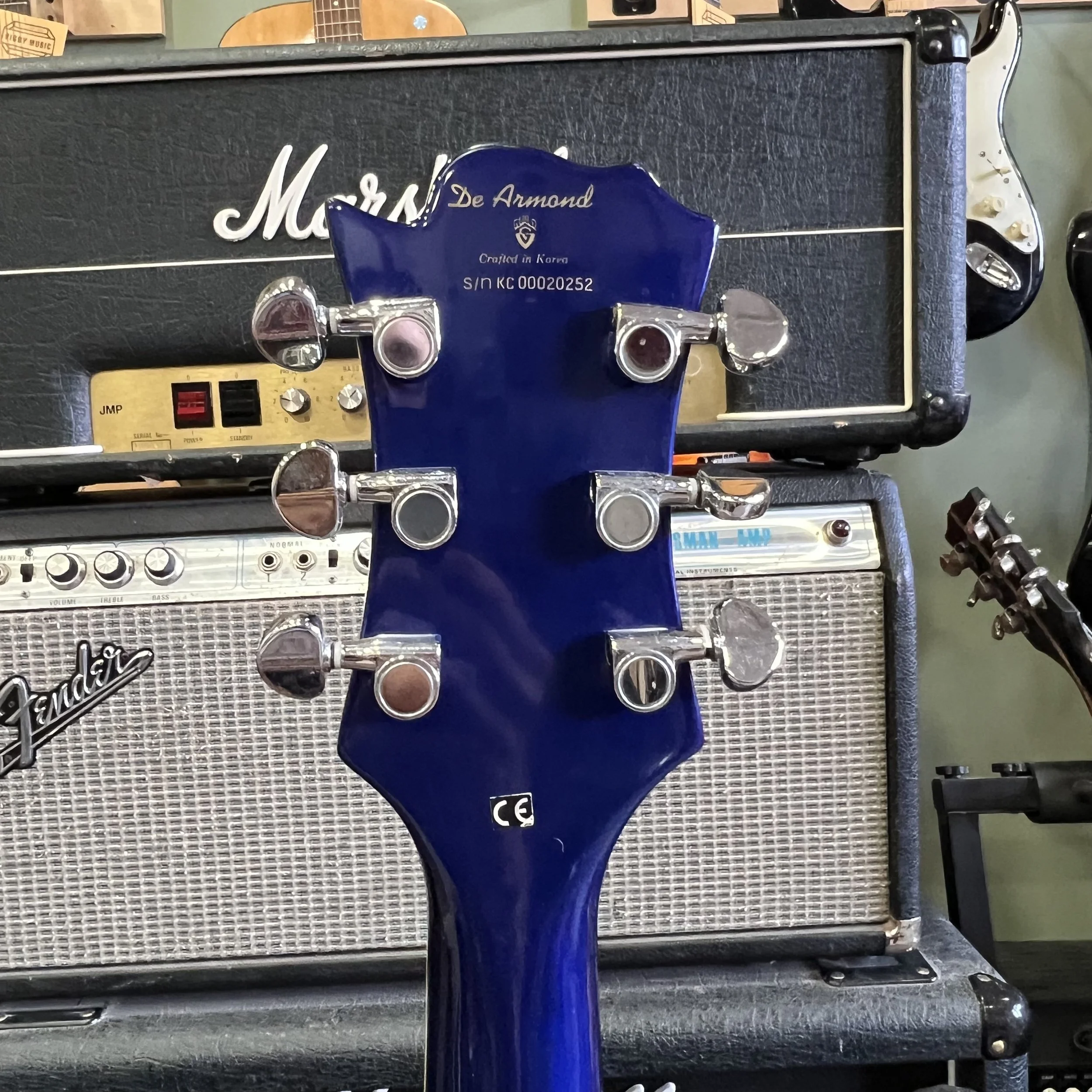DeArmond-Electric-Guitar-Blue-07.jpeg