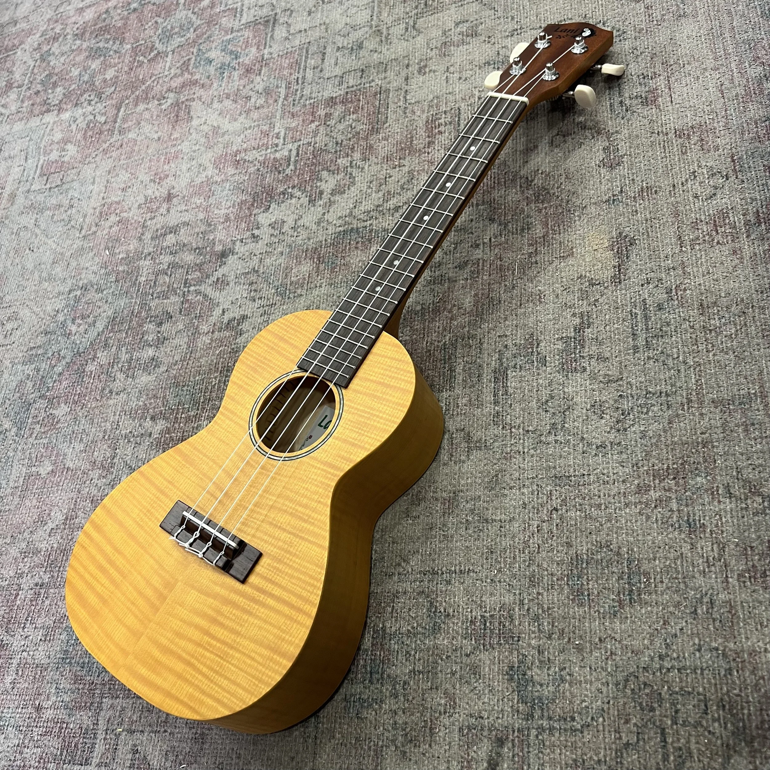 Lani-ukulele-concert-LC55MO-black-case-05.jpeg
